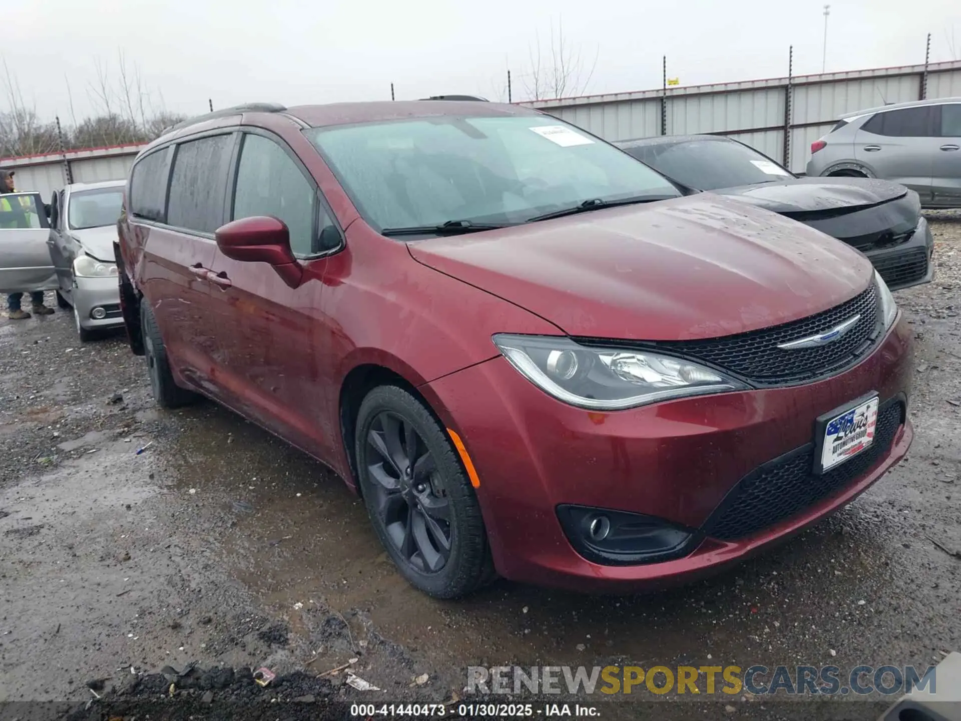 1 Photograph of a damaged car 2C4RC1FG4KR652573 CHRYSLER PACIFICA 2019