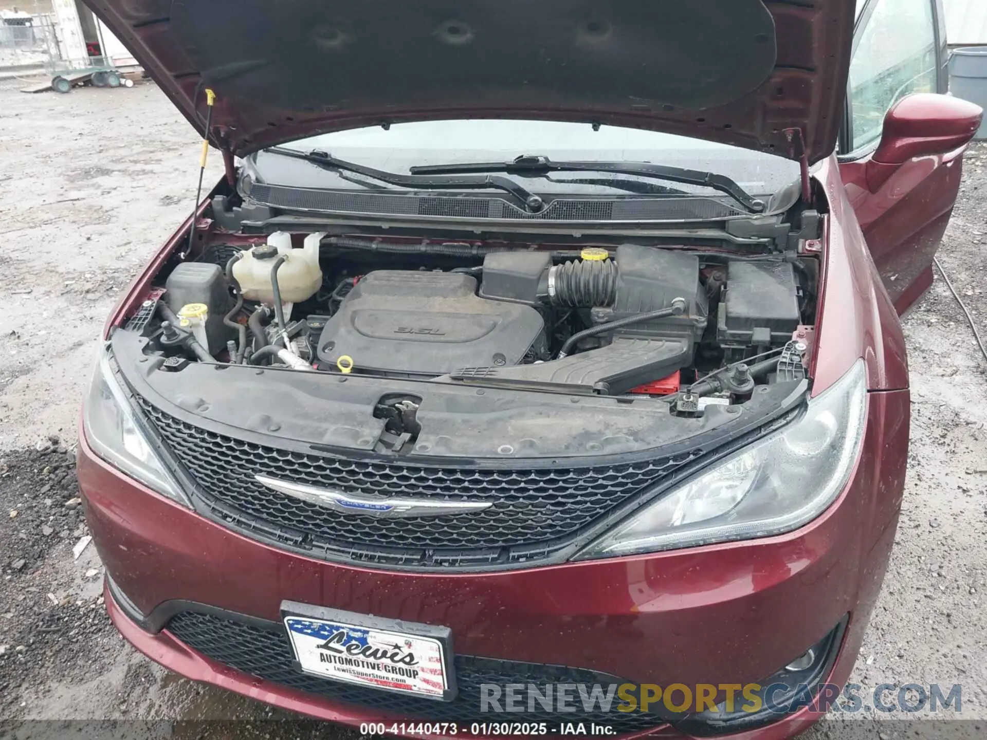 10 Photograph of a damaged car 2C4RC1FG4KR652573 CHRYSLER PACIFICA 2019