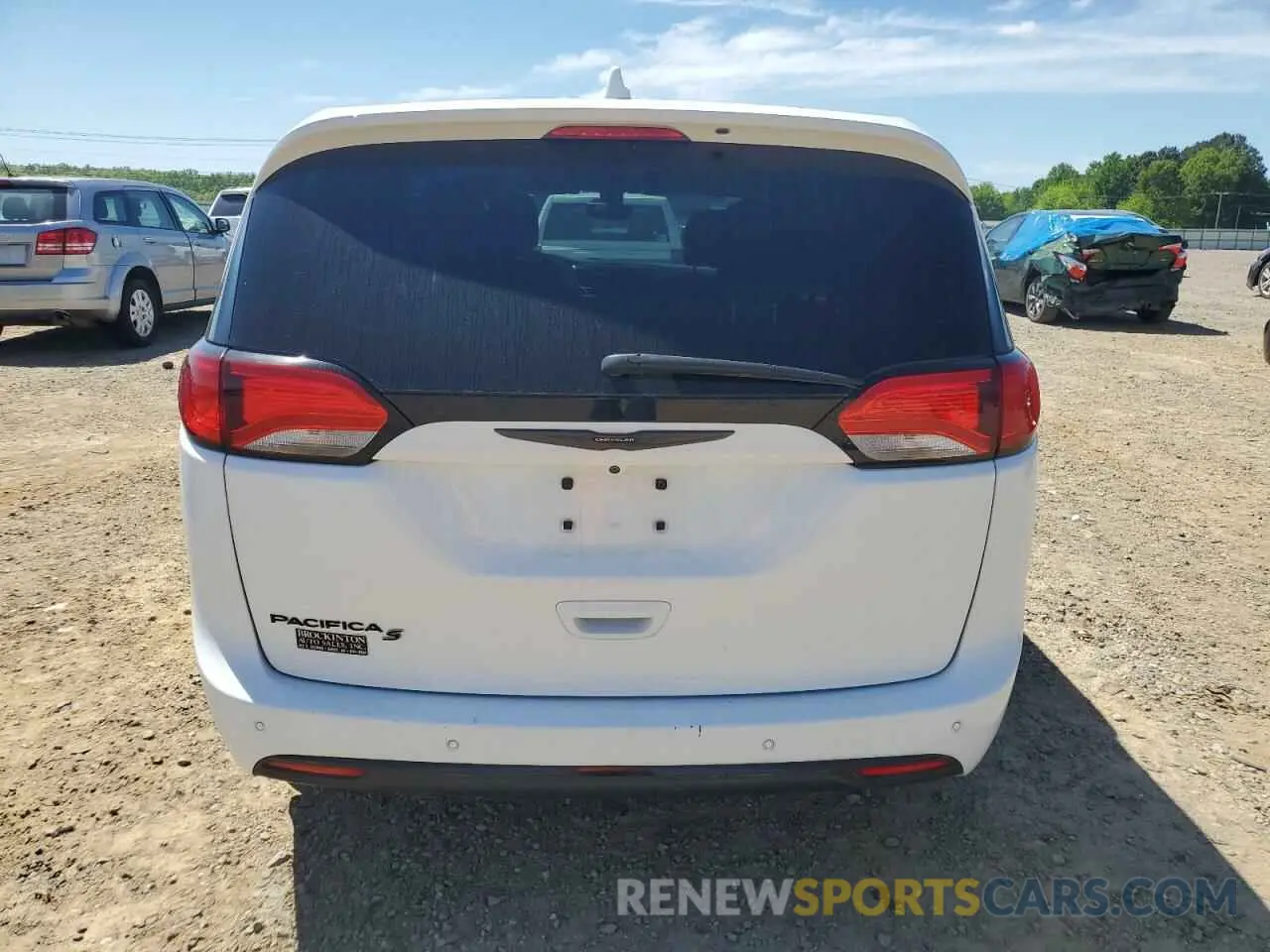 6 Photograph of a damaged car 2C4RC1FG4KR734142 CHRYSLER PACIFICA 2019
