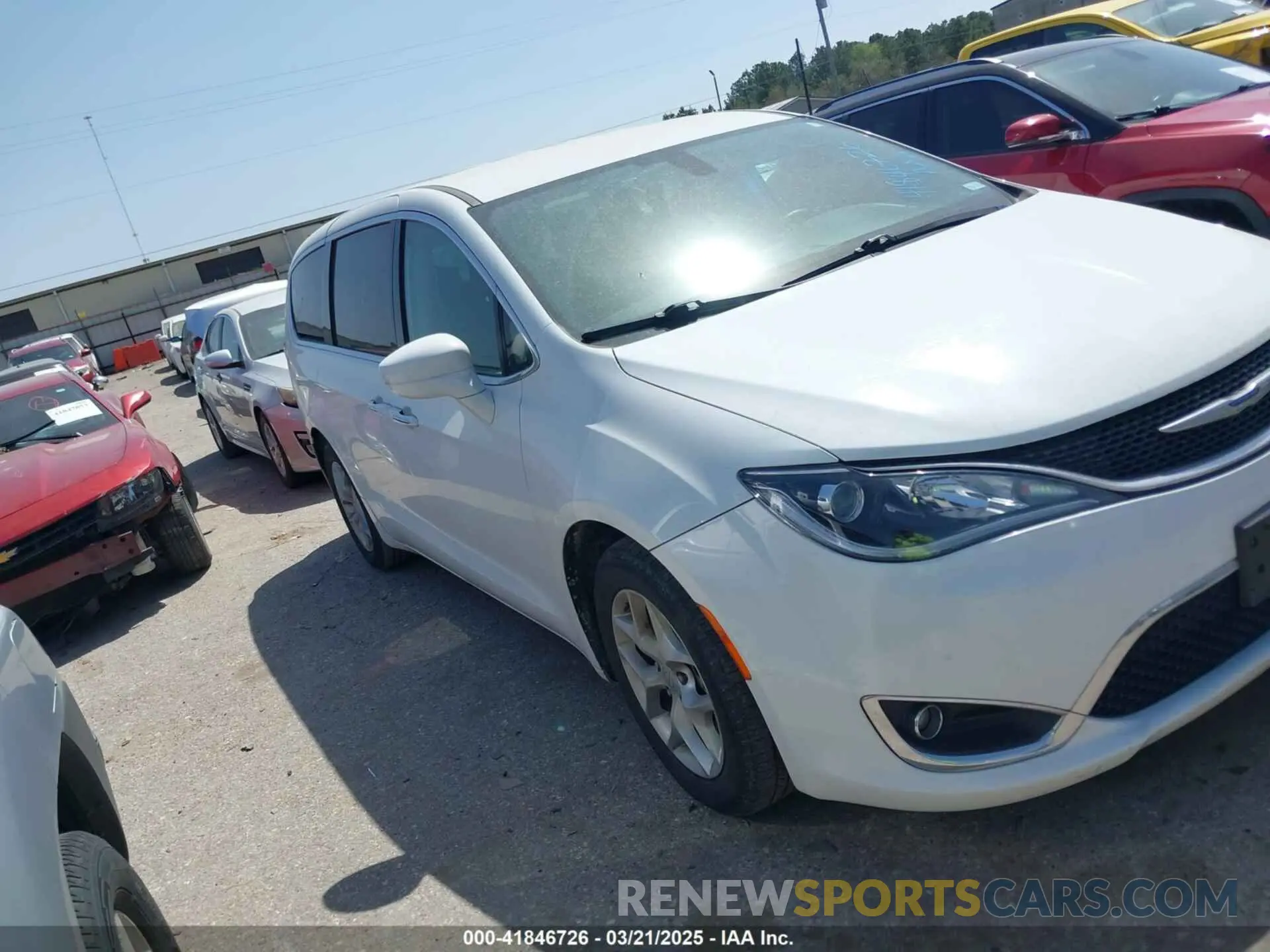 1 Photograph of a damaged car 2C4RC1FG5KR541627 CHRYSLER PACIFICA 2019