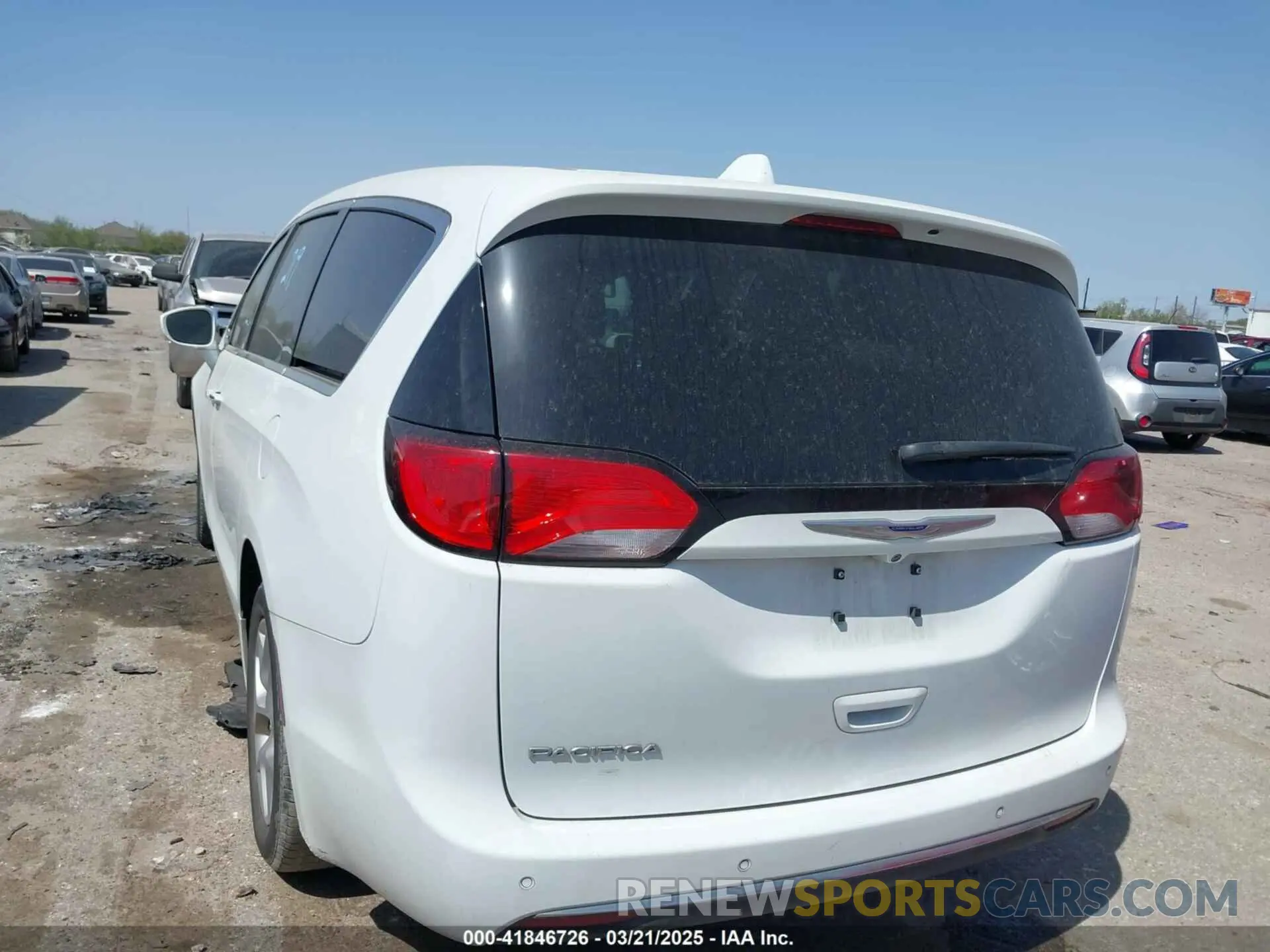 16 Photograph of a damaged car 2C4RC1FG5KR541627 CHRYSLER PACIFICA 2019