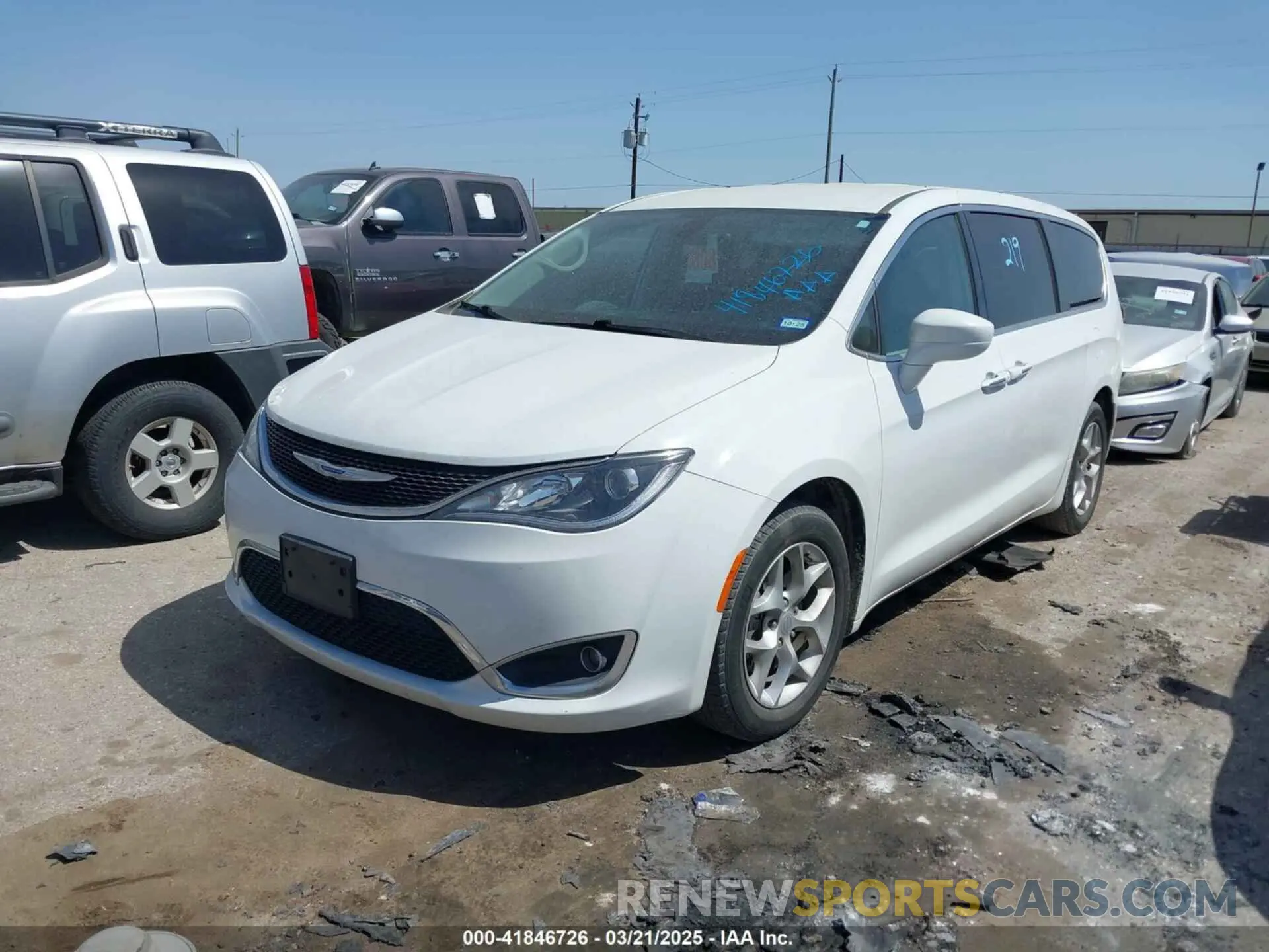 2 Photograph of a damaged car 2C4RC1FG5KR541627 CHRYSLER PACIFICA 2019