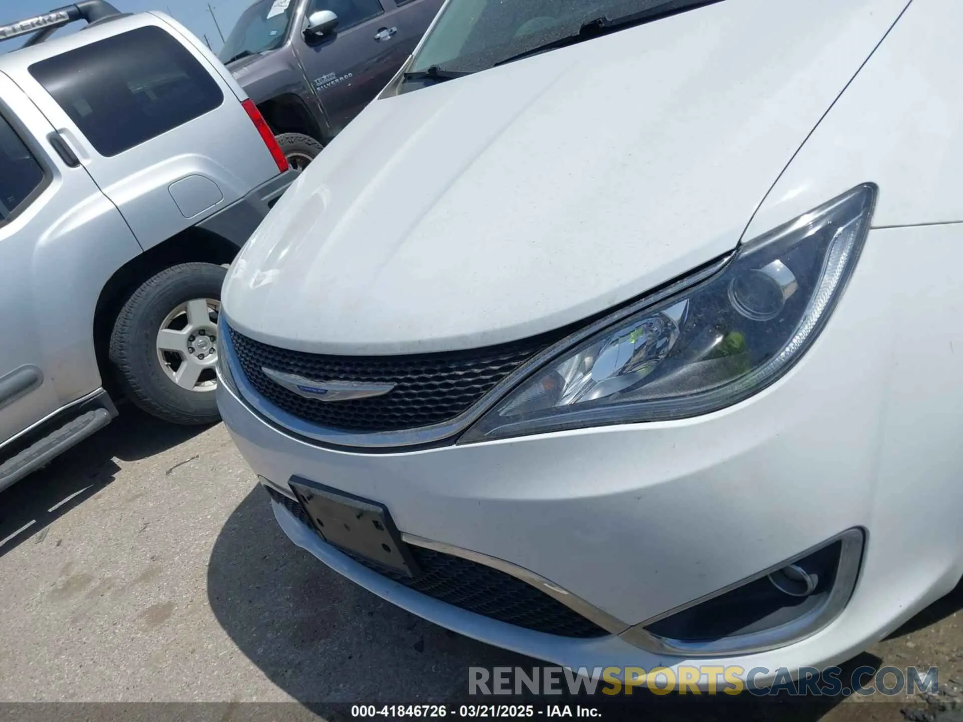 6 Photograph of a damaged car 2C4RC1FG5KR541627 CHRYSLER PACIFICA 2019