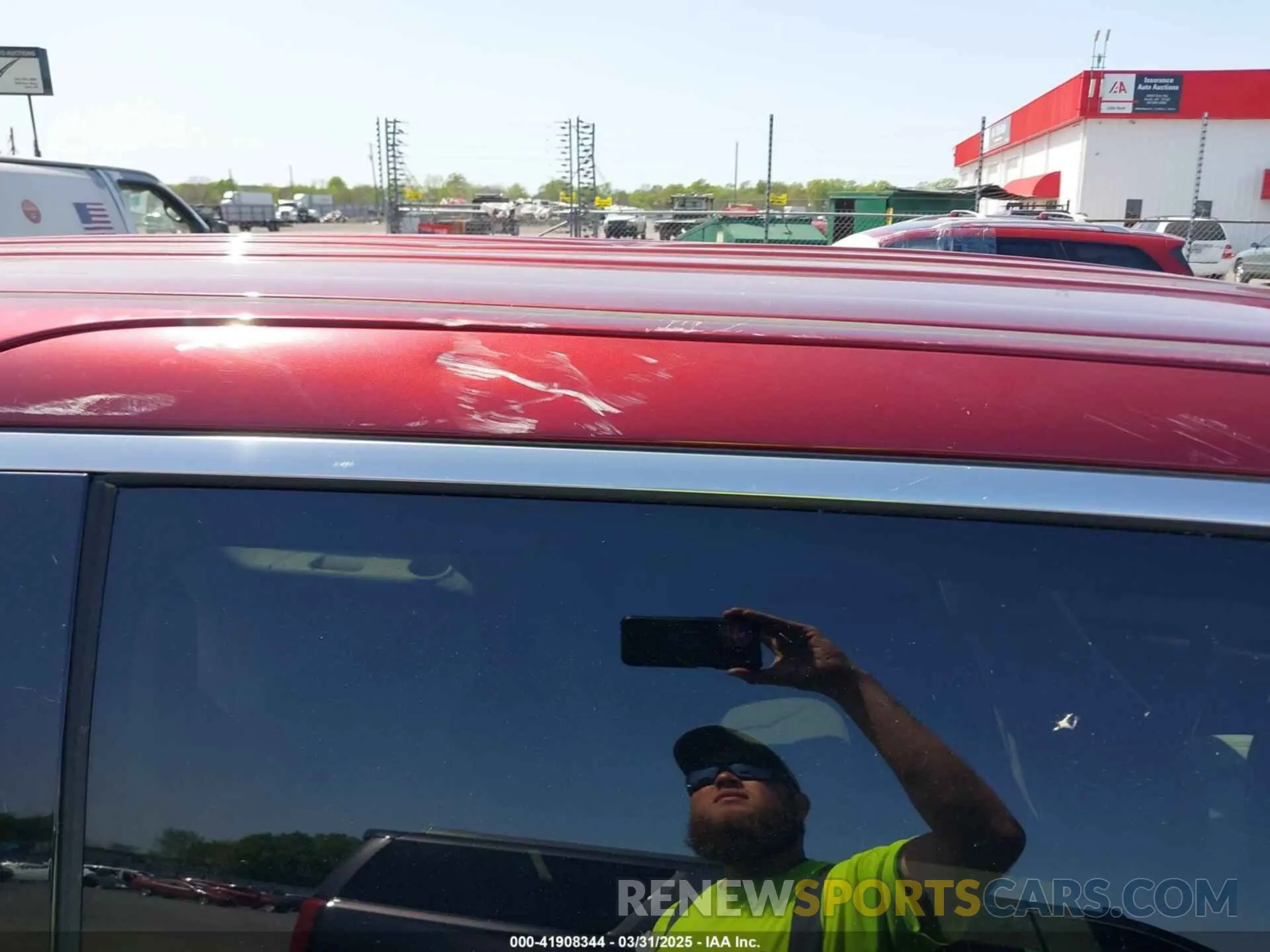 17 Photograph of a damaged car 2C4RC1FG5KR714871 CHRYSLER PACIFICA 2019