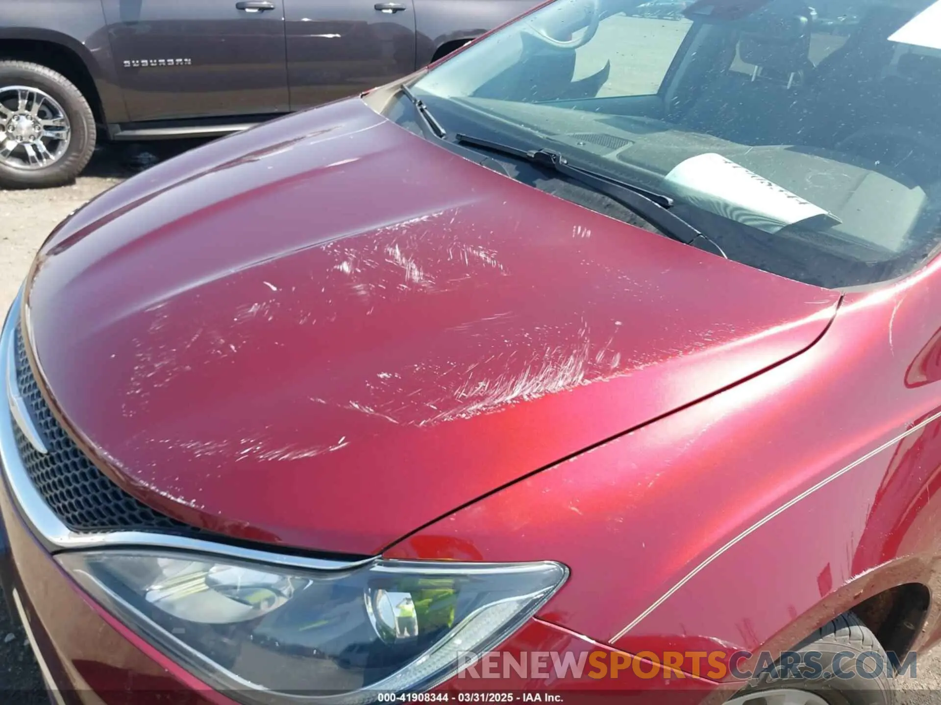 18 Photograph of a damaged car 2C4RC1FG5KR714871 CHRYSLER PACIFICA 2019