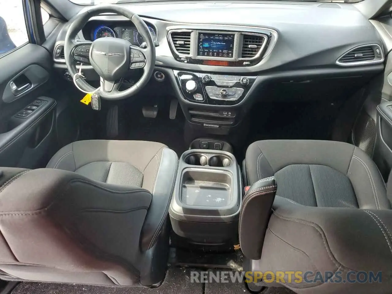 8 Photograph of a damaged car 2C4RC1FG5KR732819 CHRYSLER PACIFICA 2019
