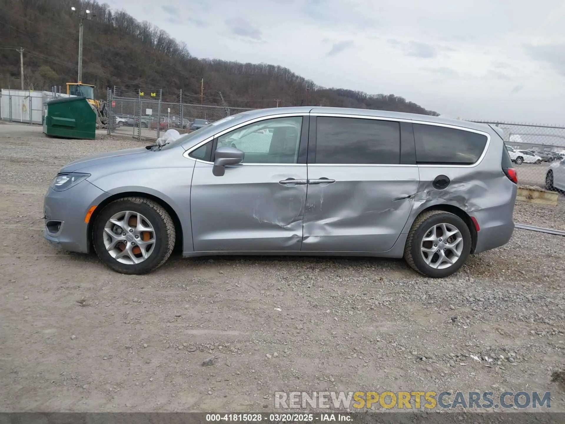 14 Photograph of a damaged car 2C4RC1FG6KR523265 CHRYSLER PACIFICA 2019