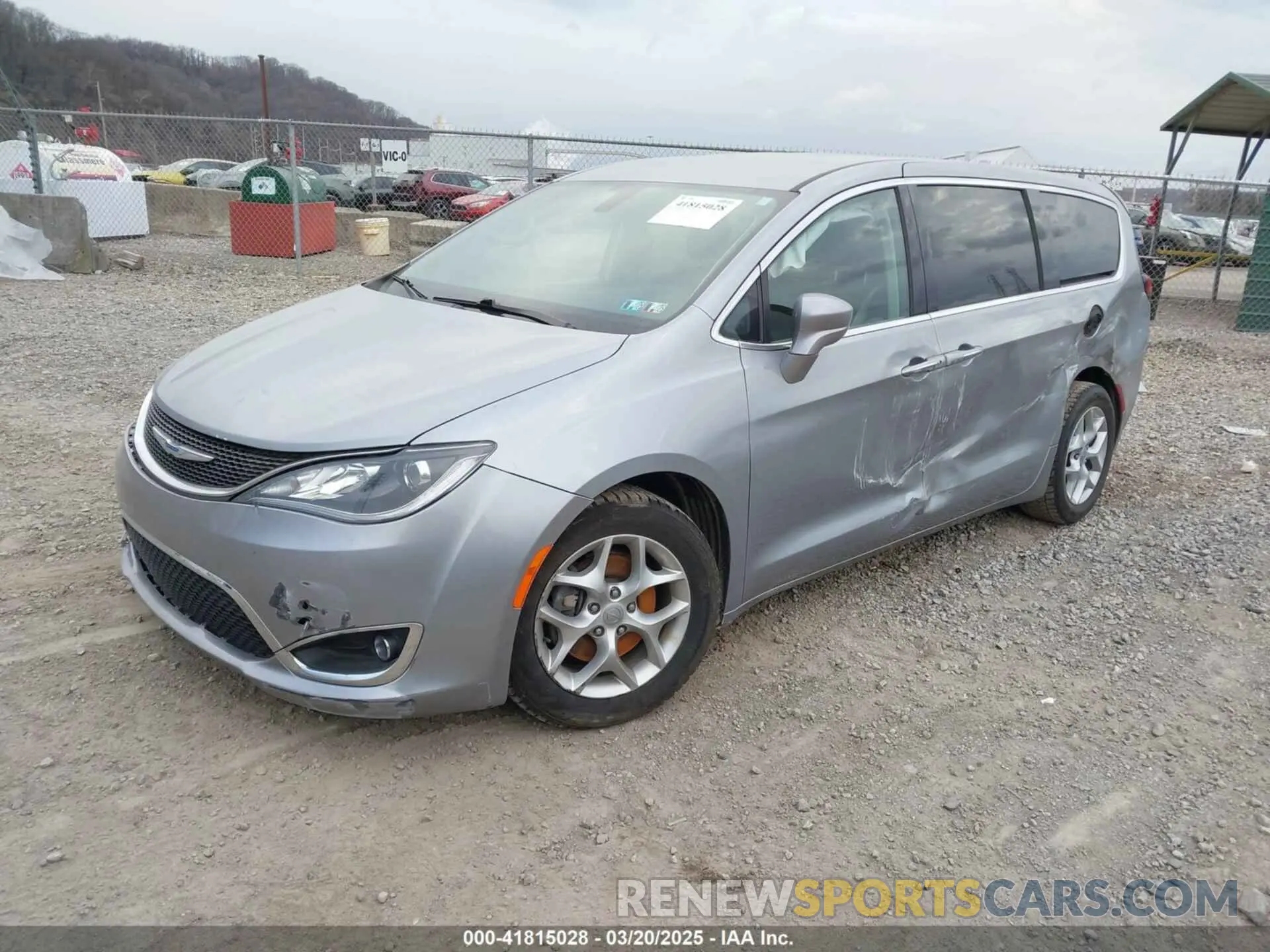 2 Photograph of a damaged car 2C4RC1FG6KR523265 CHRYSLER PACIFICA 2019