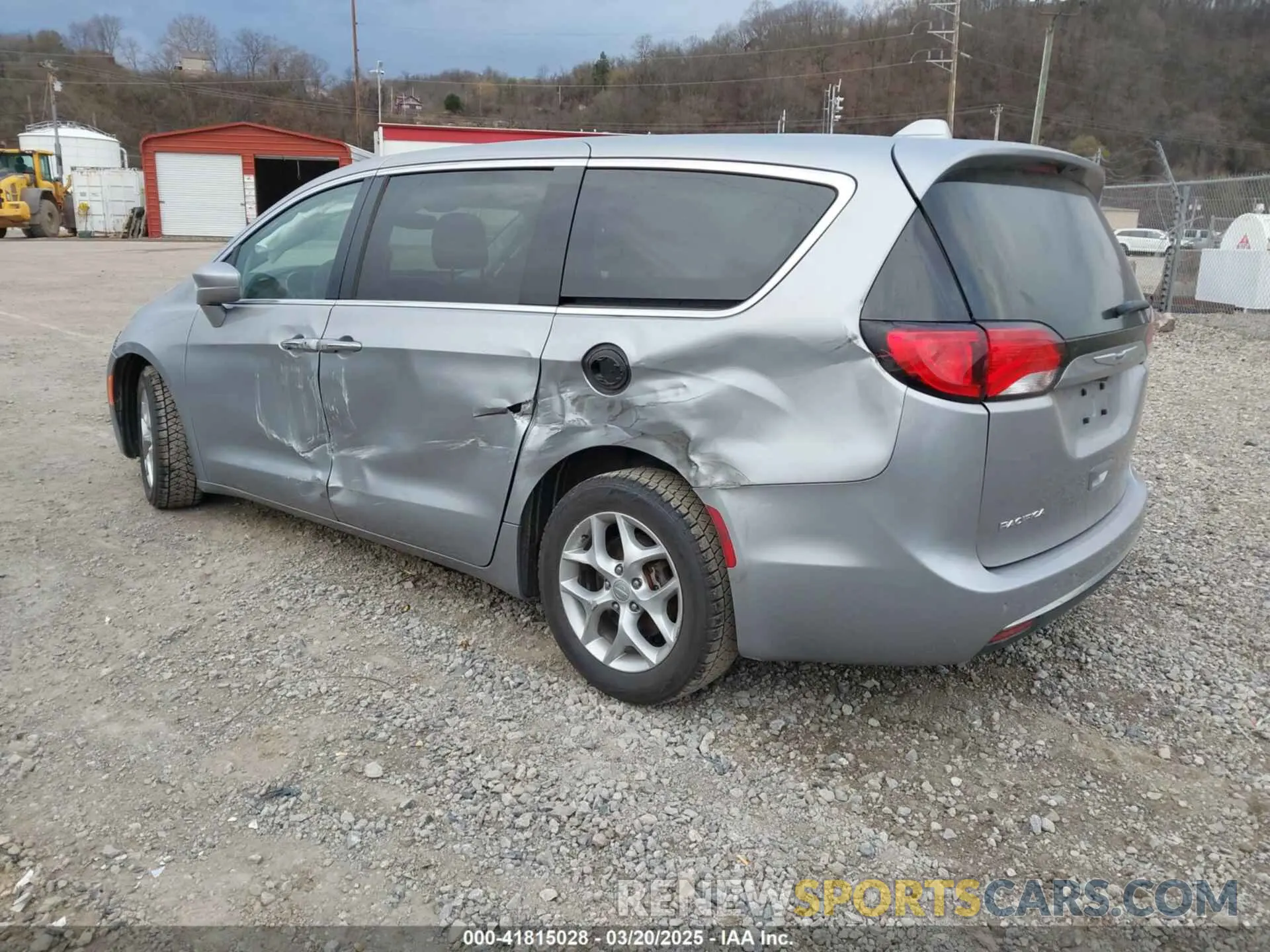 3 Photograph of a damaged car 2C4RC1FG6KR523265 CHRYSLER PACIFICA 2019