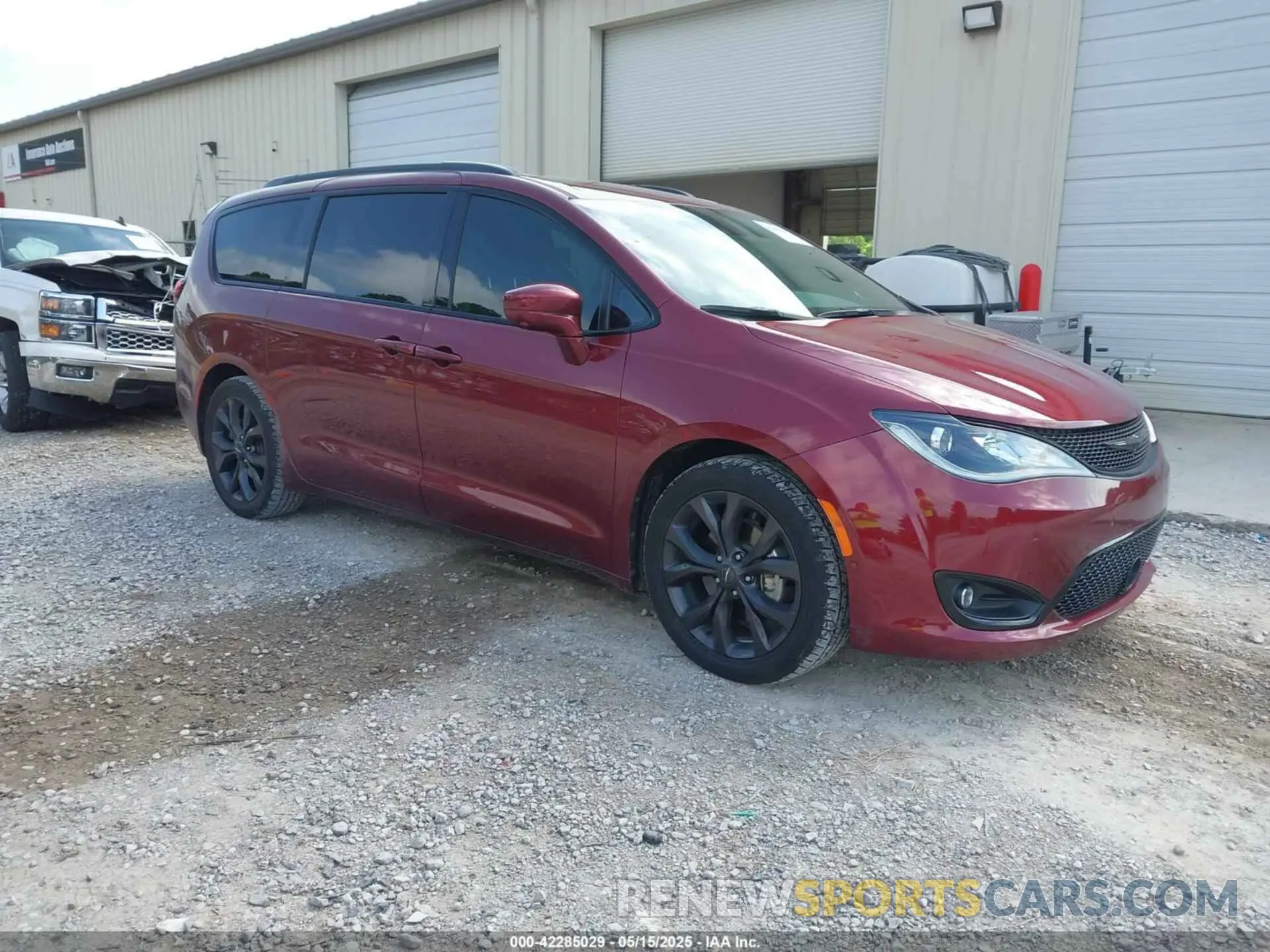 1 Photograph of a damaged car 2C4RC1FG6KR532127 CHRYSLER PACIFICA 2019