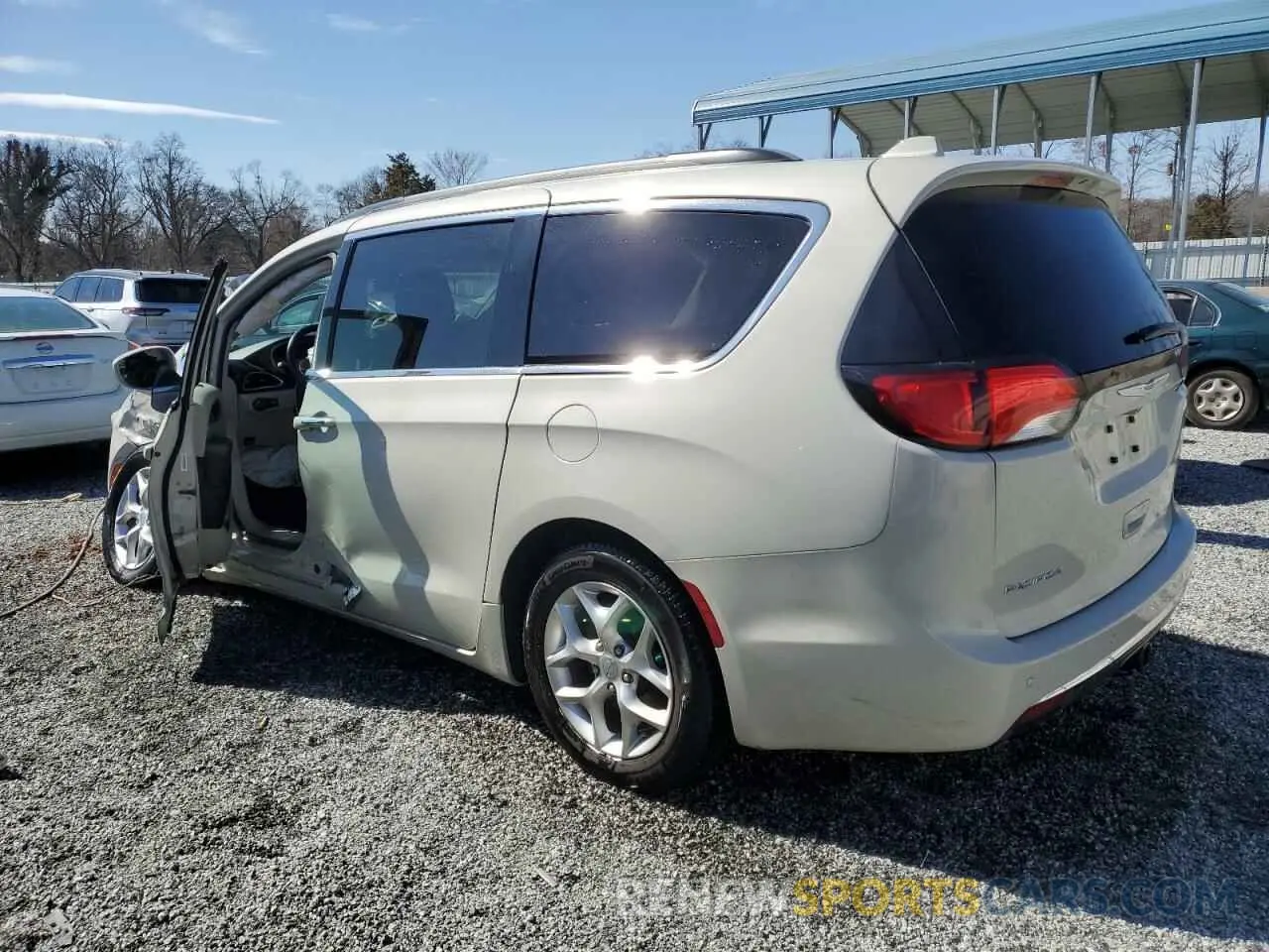 2 Photograph of a damaged car 2C4RC1FG6KR710750 CHRYSLER PACIFICA 2019