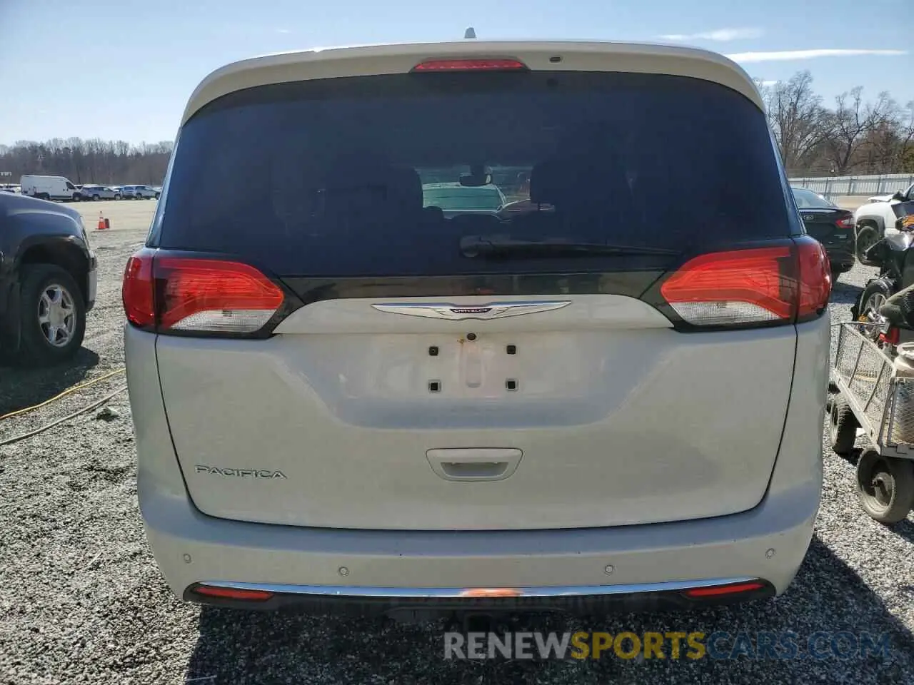 6 Photograph of a damaged car 2C4RC1FG6KR710750 CHRYSLER PACIFICA 2019