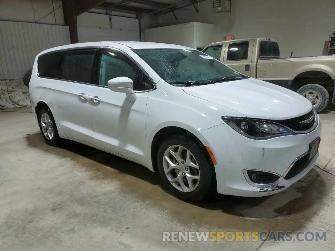 4 Photograph of a damaged car 2C4RC1FG7KR551074 CHRYSLER PACIFICA 2019