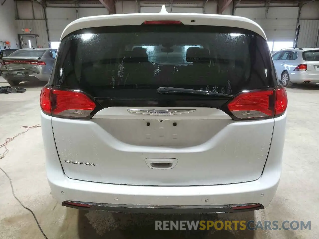 6 Photograph of a damaged car 2C4RC1FG7KR551074 CHRYSLER PACIFICA 2019