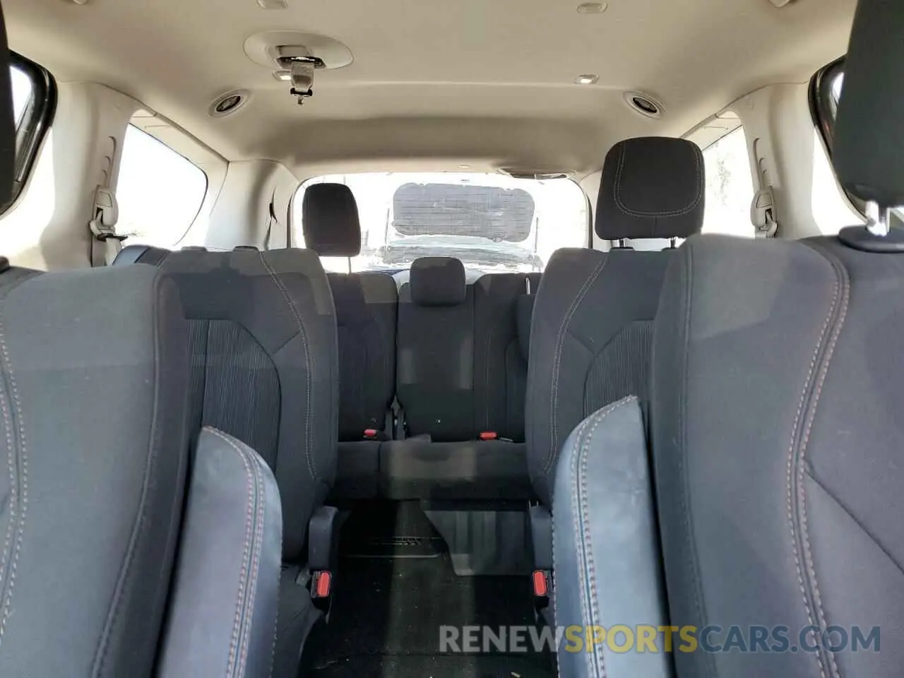 10 Photograph of a damaged car 2C4RC1FG7KR576086 CHRYSLER PACIFICA 2019