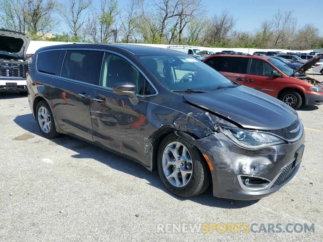 4 Photograph of a damaged car 2C4RC1FG7KR576086 CHRYSLER PACIFICA 2019