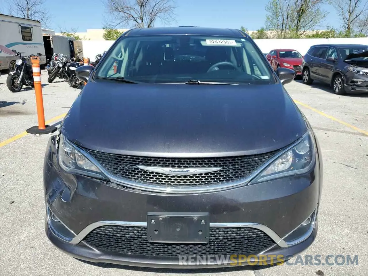 5 Photograph of a damaged car 2C4RC1FG7KR576086 CHRYSLER PACIFICA 2019