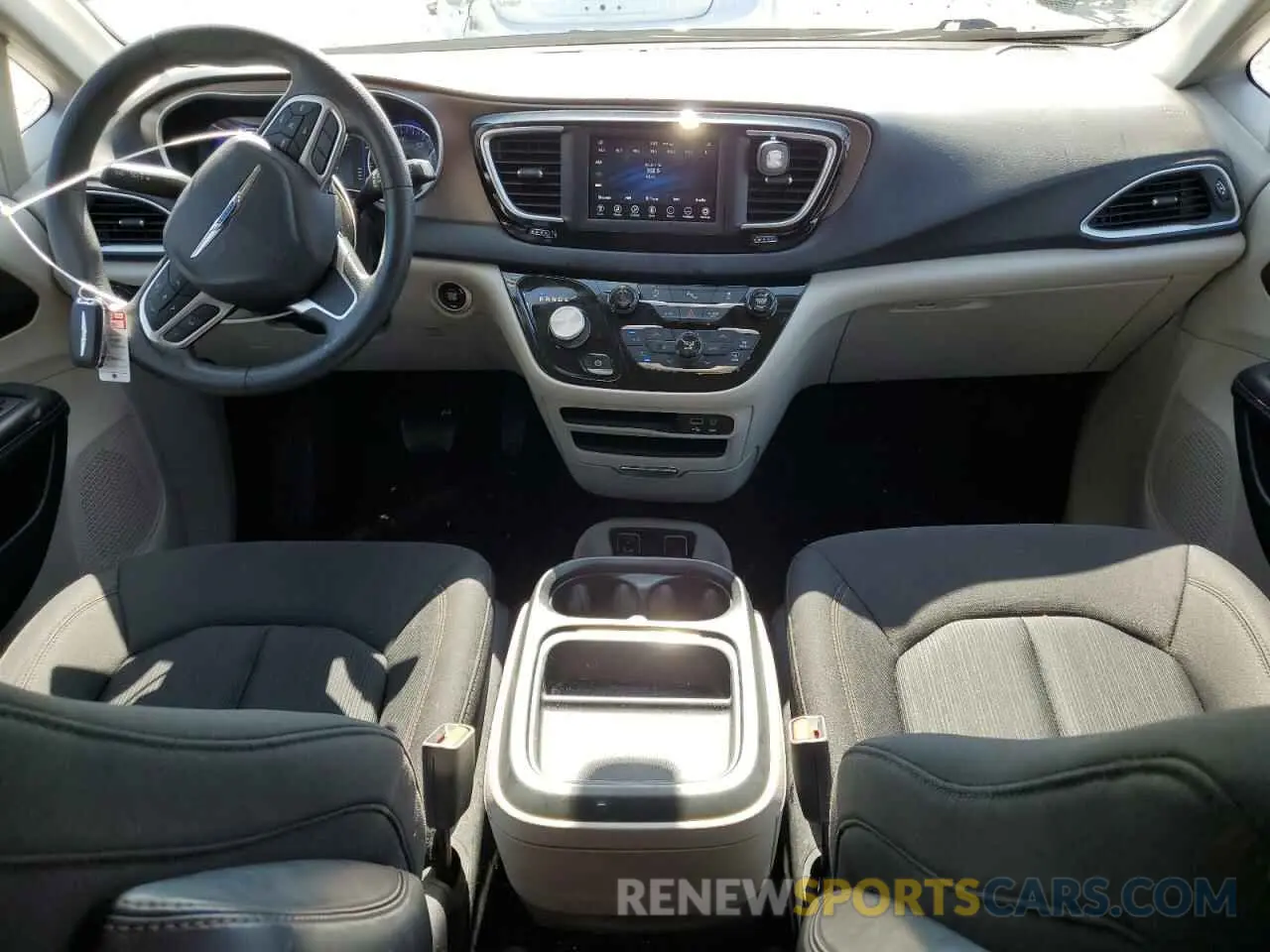 8 Photograph of a damaged car 2C4RC1FG7KR576086 CHRYSLER PACIFICA 2019
