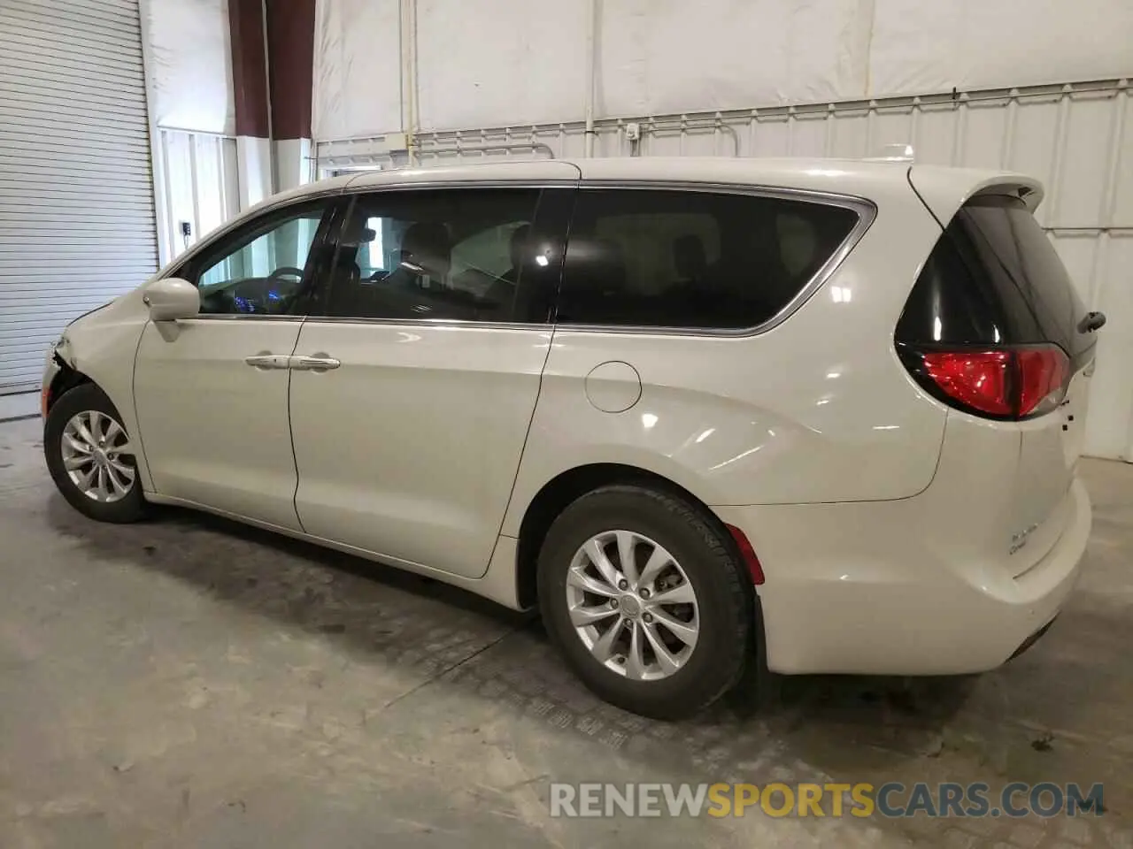 2 Photograph of a damaged car 2C4RC1FG7KR652938 CHRYSLER PACIFICA 2019