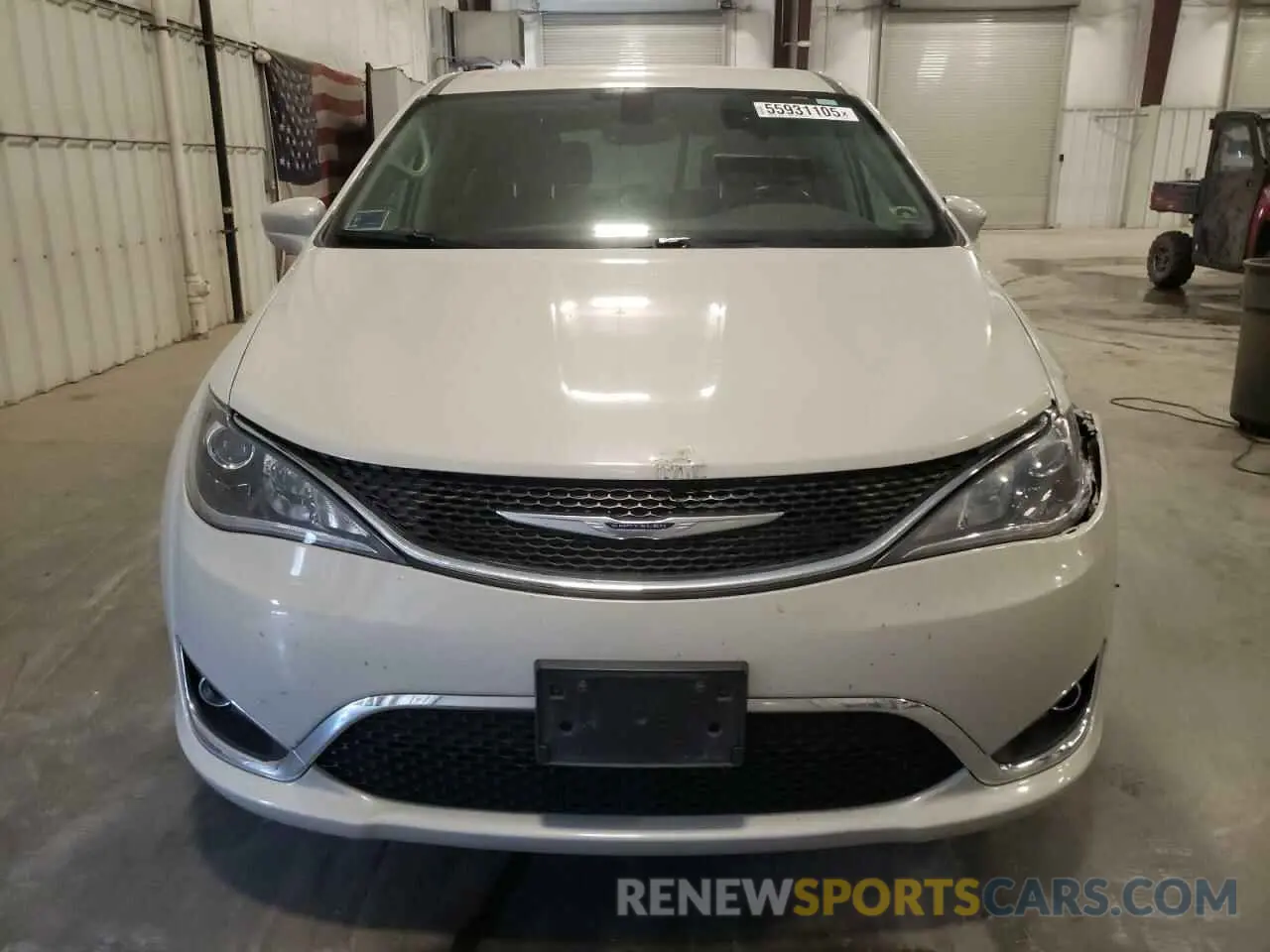 5 Photograph of a damaged car 2C4RC1FG7KR652938 CHRYSLER PACIFICA 2019