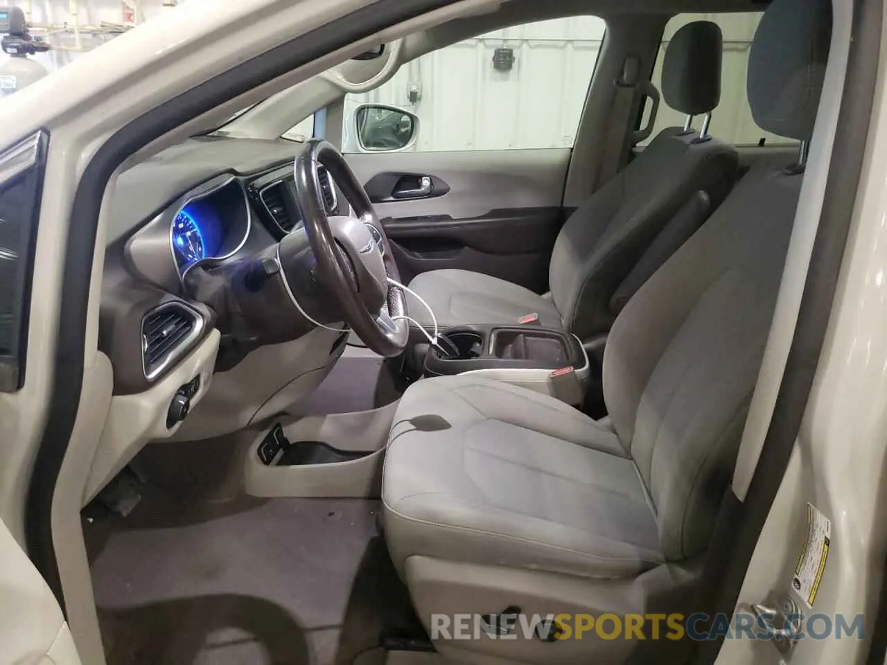 7 Photograph of a damaged car 2C4RC1FG7KR652938 CHRYSLER PACIFICA 2019