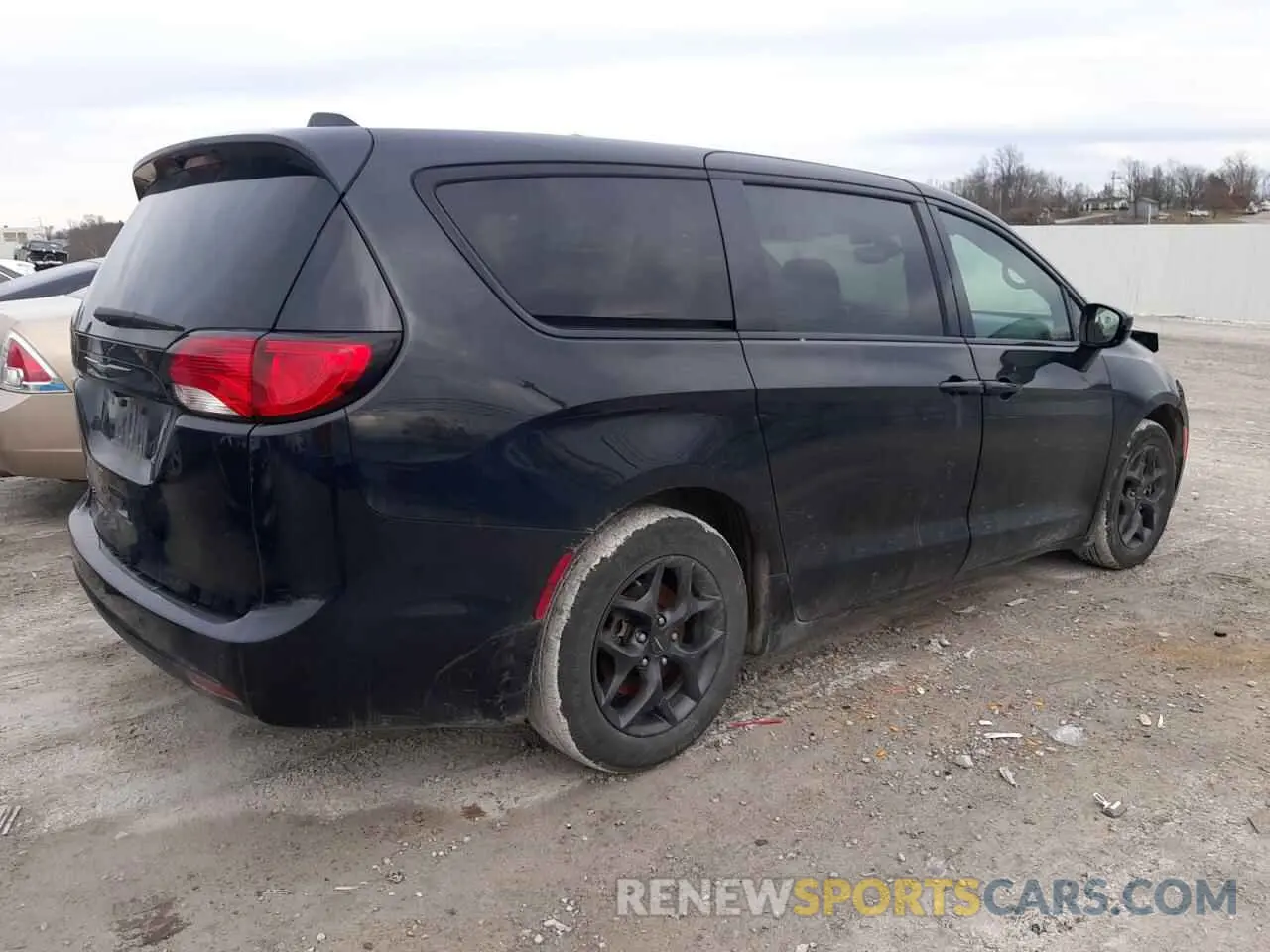 3 Photograph of a damaged car 2C4RC1FG8KR706179 CHRYSLER PACIFICA 2019
