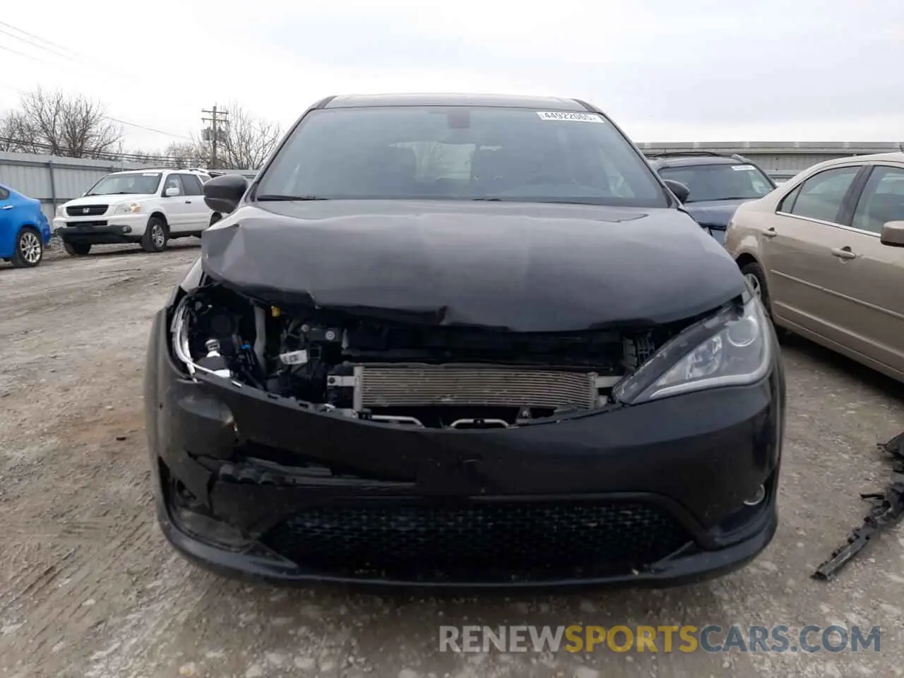 5 Photograph of a damaged car 2C4RC1FG8KR706179 CHRYSLER PACIFICA 2019
