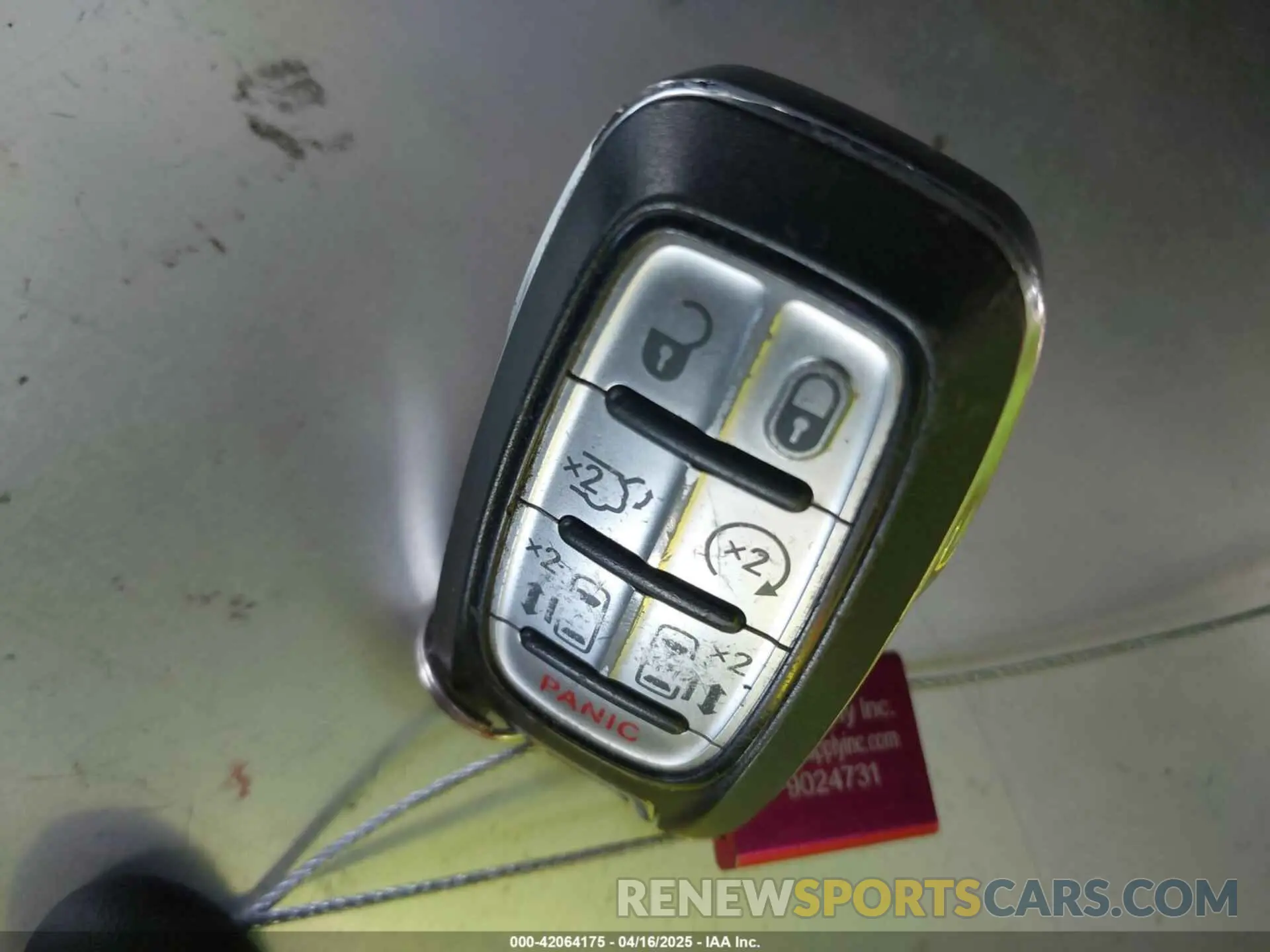 11 Photograph of a damaged car 2C4RC1FG9KR589101 CHRYSLER PACIFICA 2019