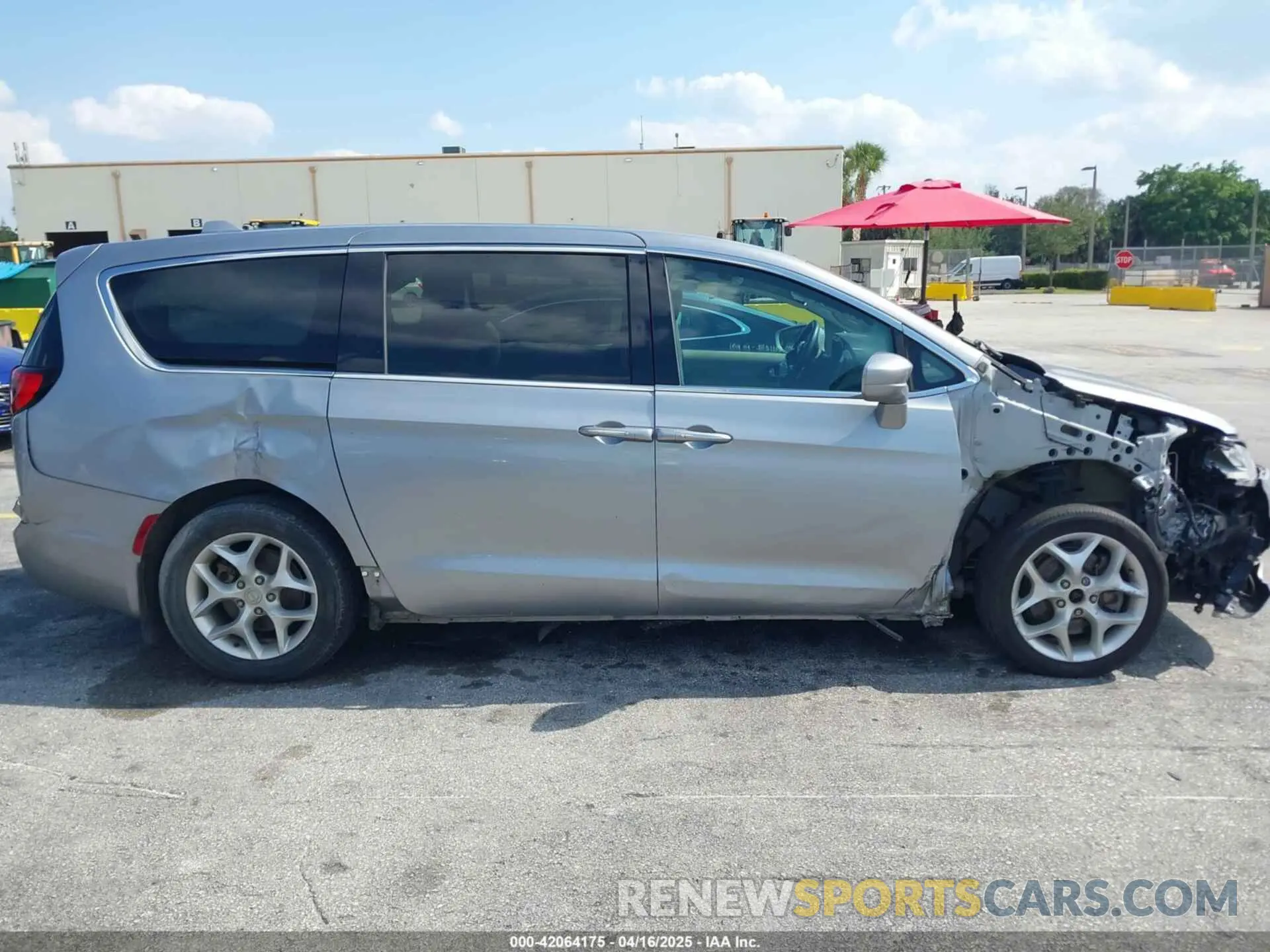 6 Photograph of a damaged car 2C4RC1FG9KR589101 CHRYSLER PACIFICA 2019