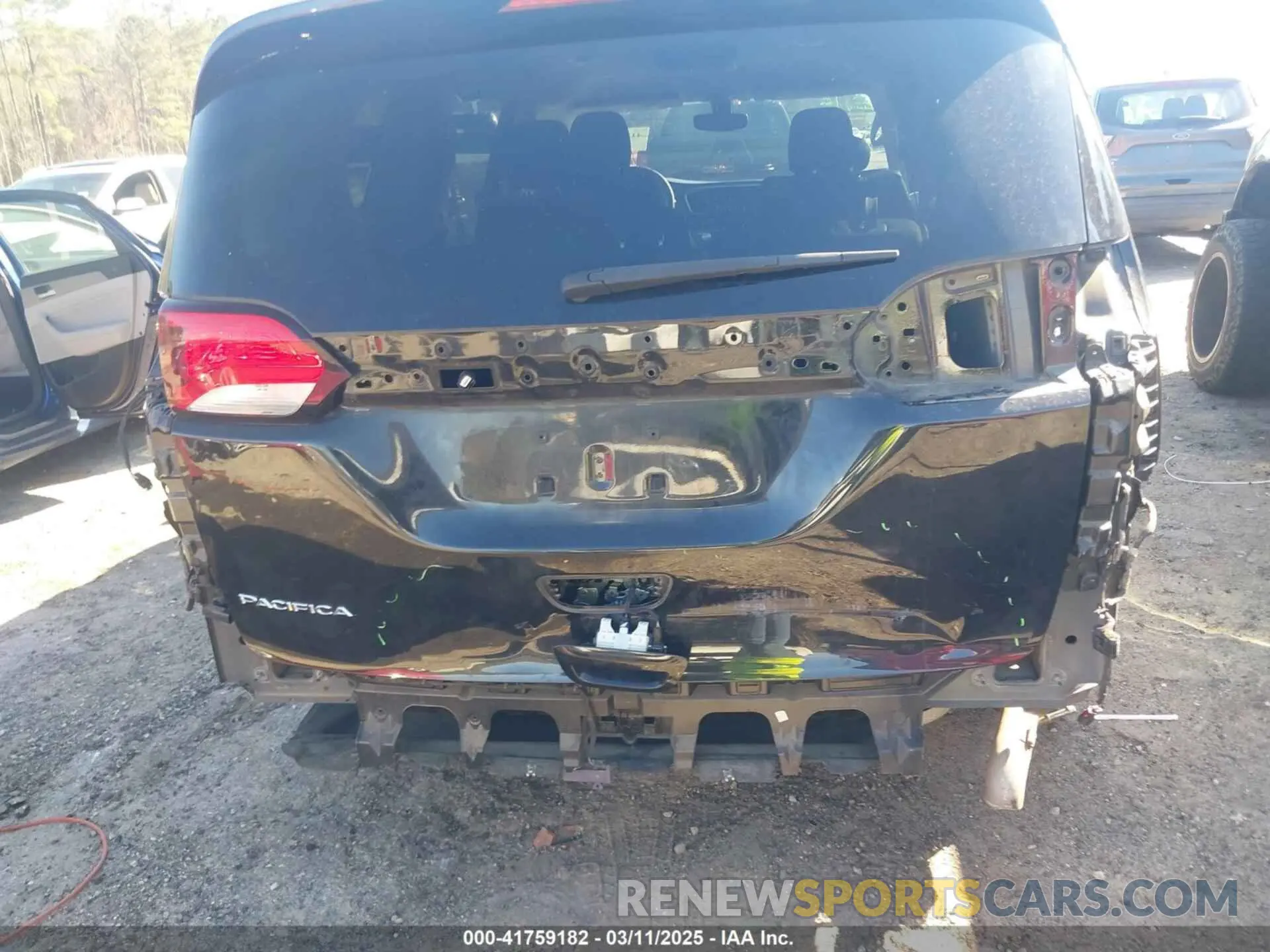 20 Photograph of a damaged car 2C4RC1FG9KR604227 CHRYSLER PACIFICA 2019