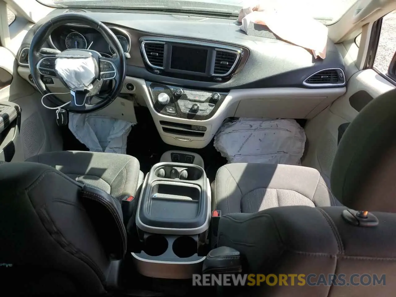 8 Photograph of a damaged car 2C4RC1FG9KR698500 CHRYSLER PACIFICA 2019