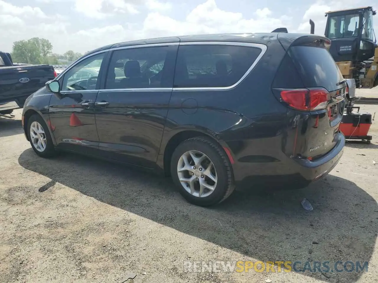2 Photograph of a damaged car 2C4RC1FGXKR526489 CHRYSLER PACIFICA 2019