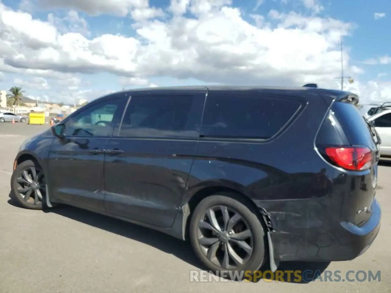 2 Photograph of a damaged car 2C4RC1FGXKR567351 CHRYSLER PACIFICA 2019