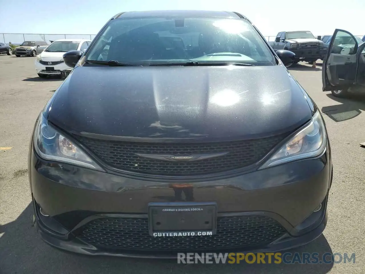 5 Photograph of a damaged car 2C4RC1FGXKR567351 CHRYSLER PACIFICA 2019