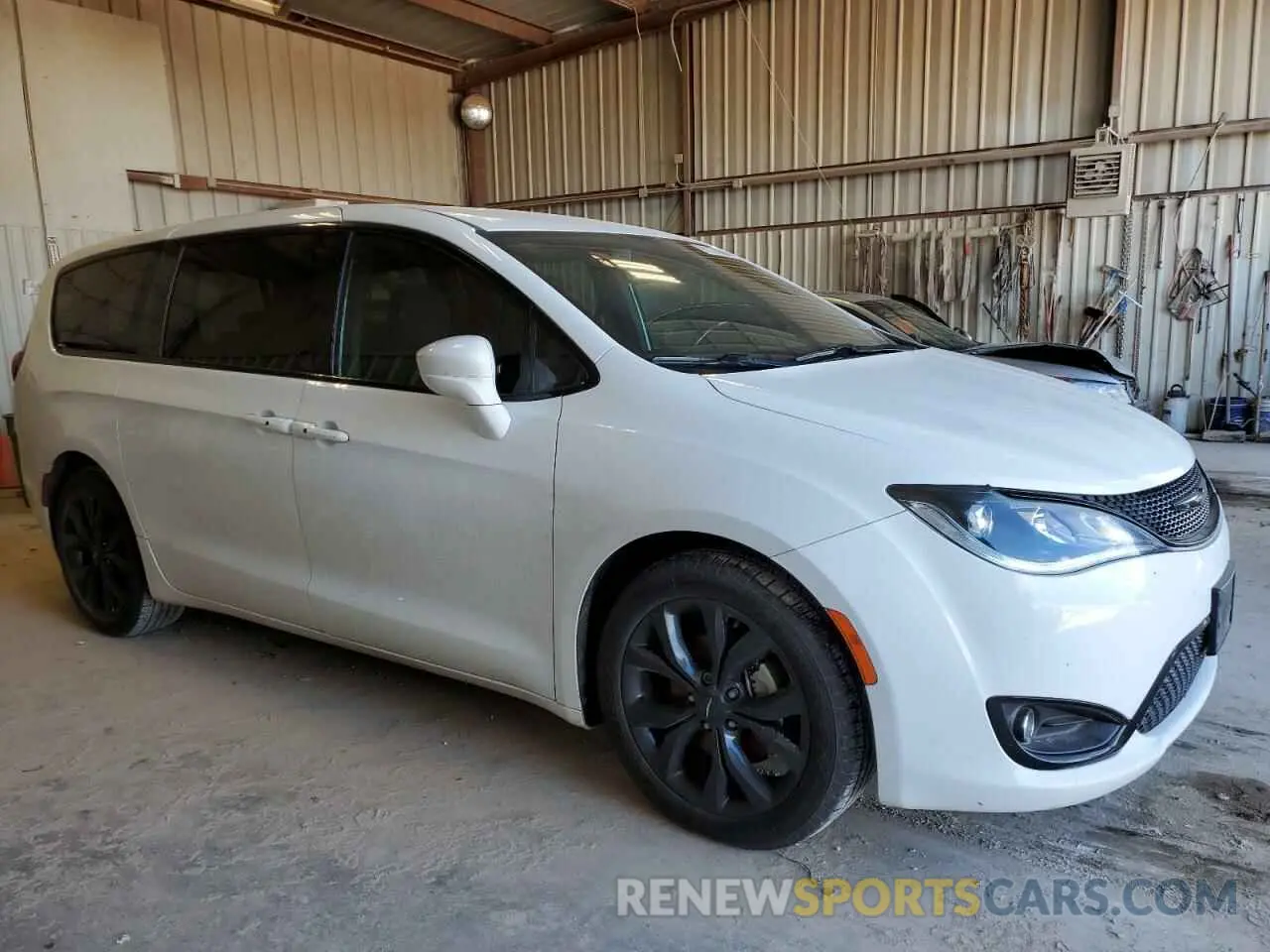 4 Photograph of a damaged car 2C4RC1FGXKR638774 CHRYSLER PACIFICA 2019