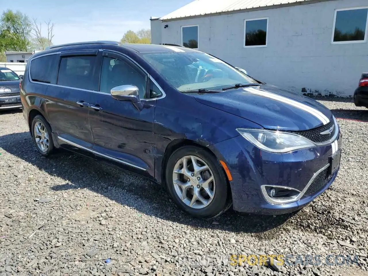 4 Photograph of a damaged car 2C4RC1GG0KR686122 CHRYSLER PACIFICA 2019