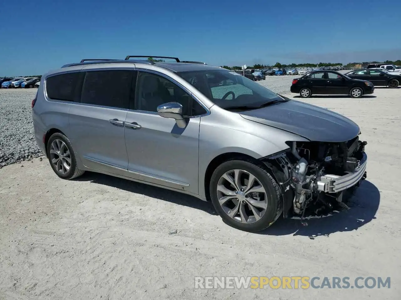 4 Photograph of a damaged car 2C4RC1GG1KR525567 CHRYSLER PACIFICA 2019