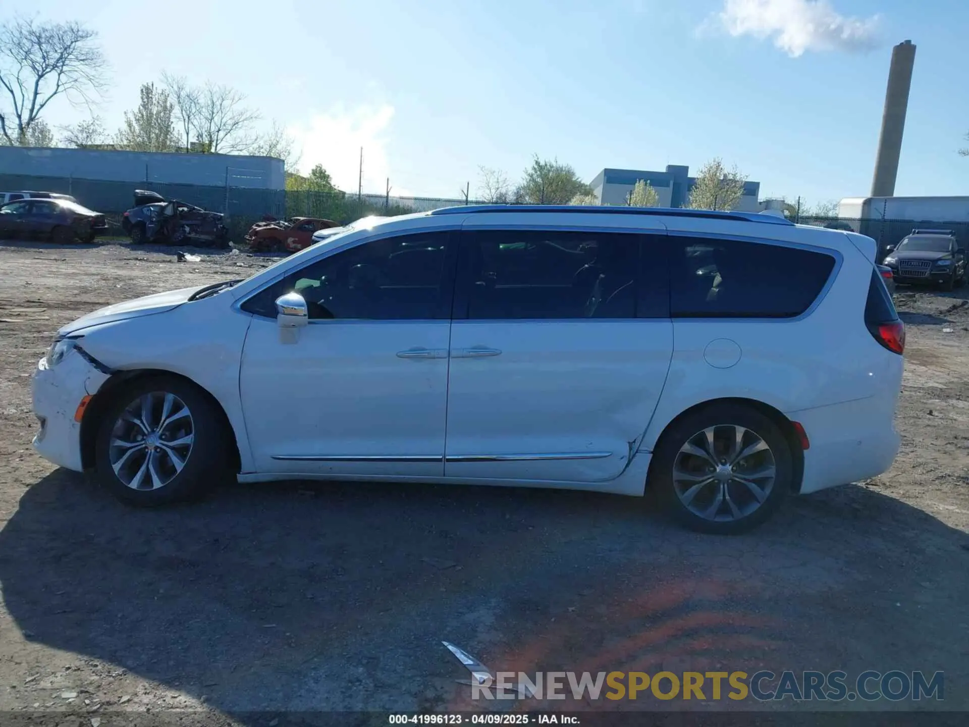 14 Photograph of a damaged car 2C4RC1GG1KR550792 CHRYSLER PACIFICA 2019