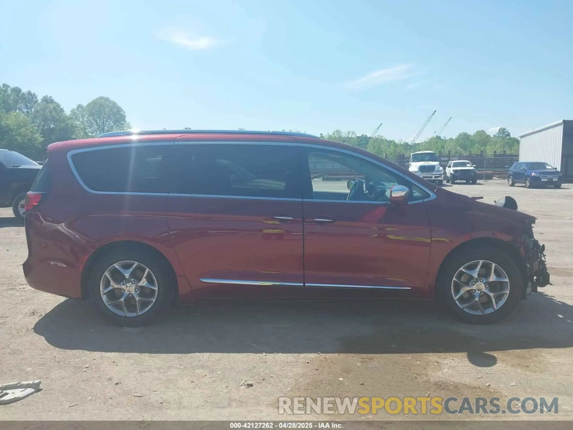 14 Photograph of a damaged car 2C4RC1GG1KR552218 CHRYSLER PACIFICA 2019
