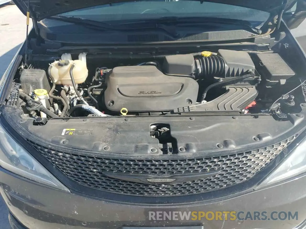 12 Photograph of a damaged car 2C4RC1GG1KR569455 CHRYSLER PACIFICA 2019