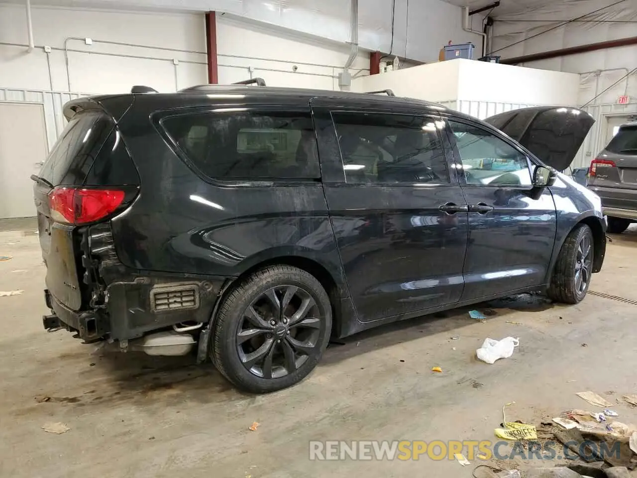 3 Photograph of a damaged car 2C4RC1GG1KR653064 CHRYSLER PACIFICA 2019