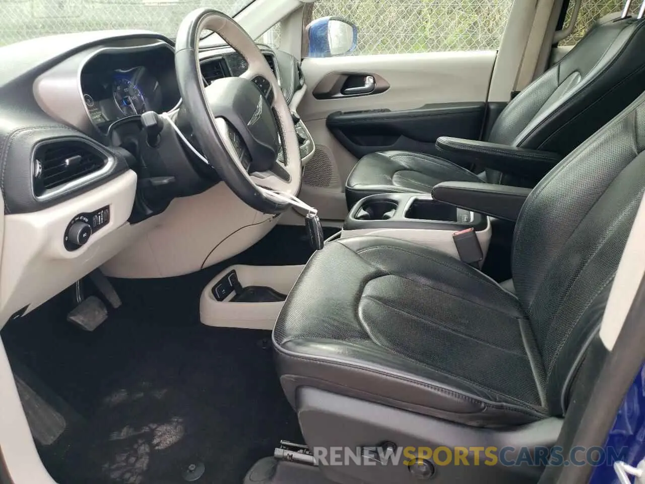 7 Photograph of a damaged car 2C4RC1GG1KR720715 CHRYSLER PACIFICA 2019