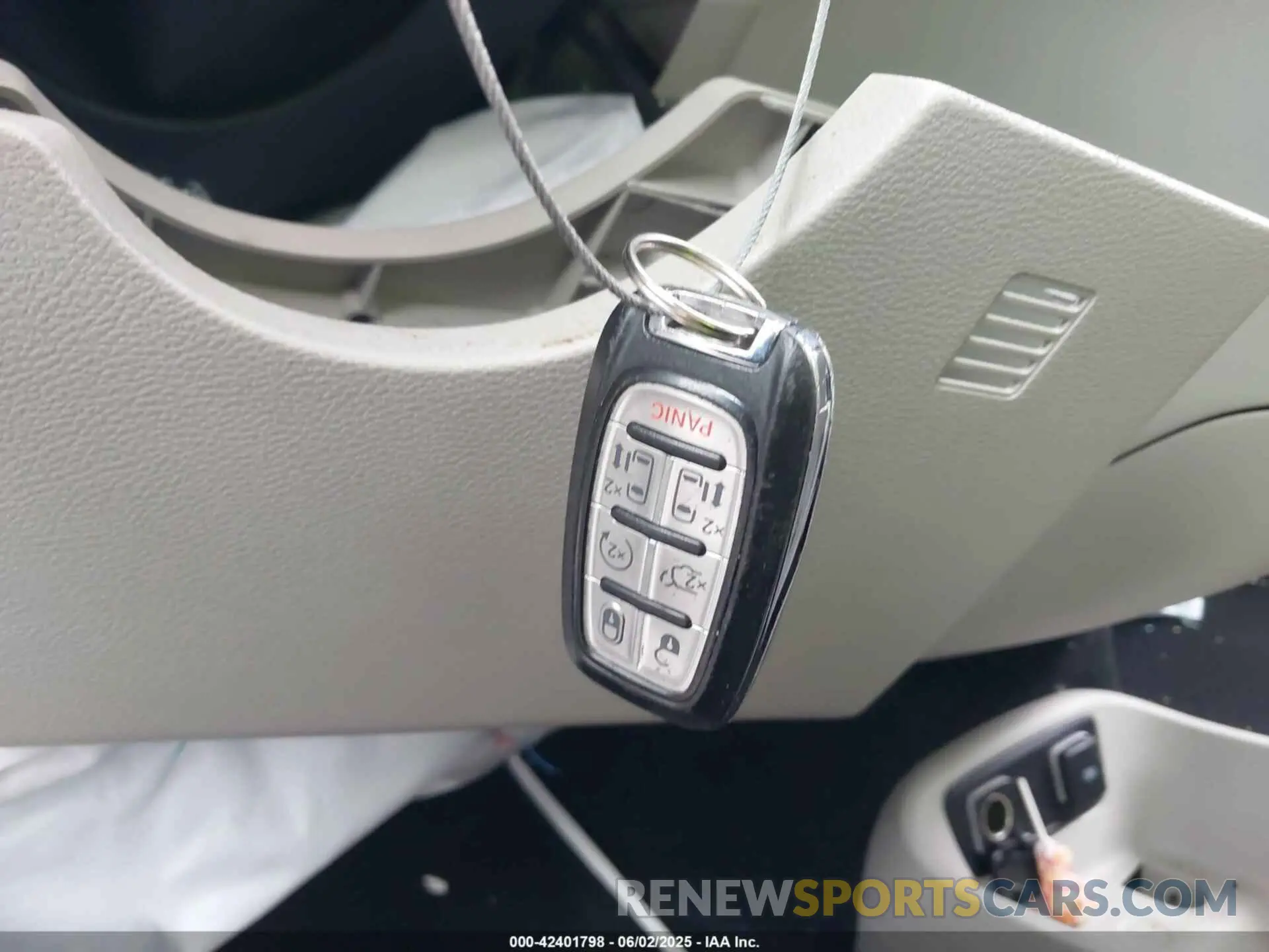 11 Photograph of a damaged car 2C4RC1GG2KR549571 CHRYSLER PACIFICA 2019
