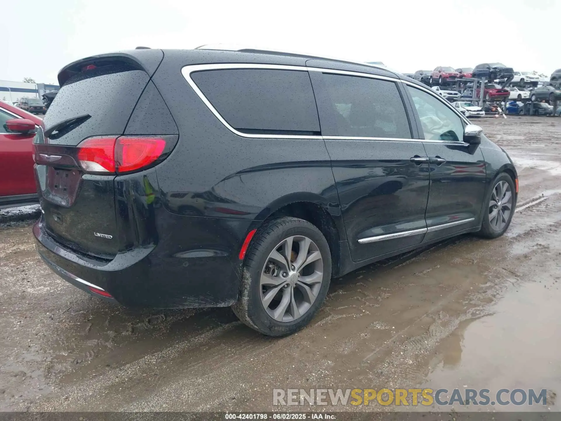 4 Photograph of a damaged car 2C4RC1GG2KR549571 CHRYSLER PACIFICA 2019