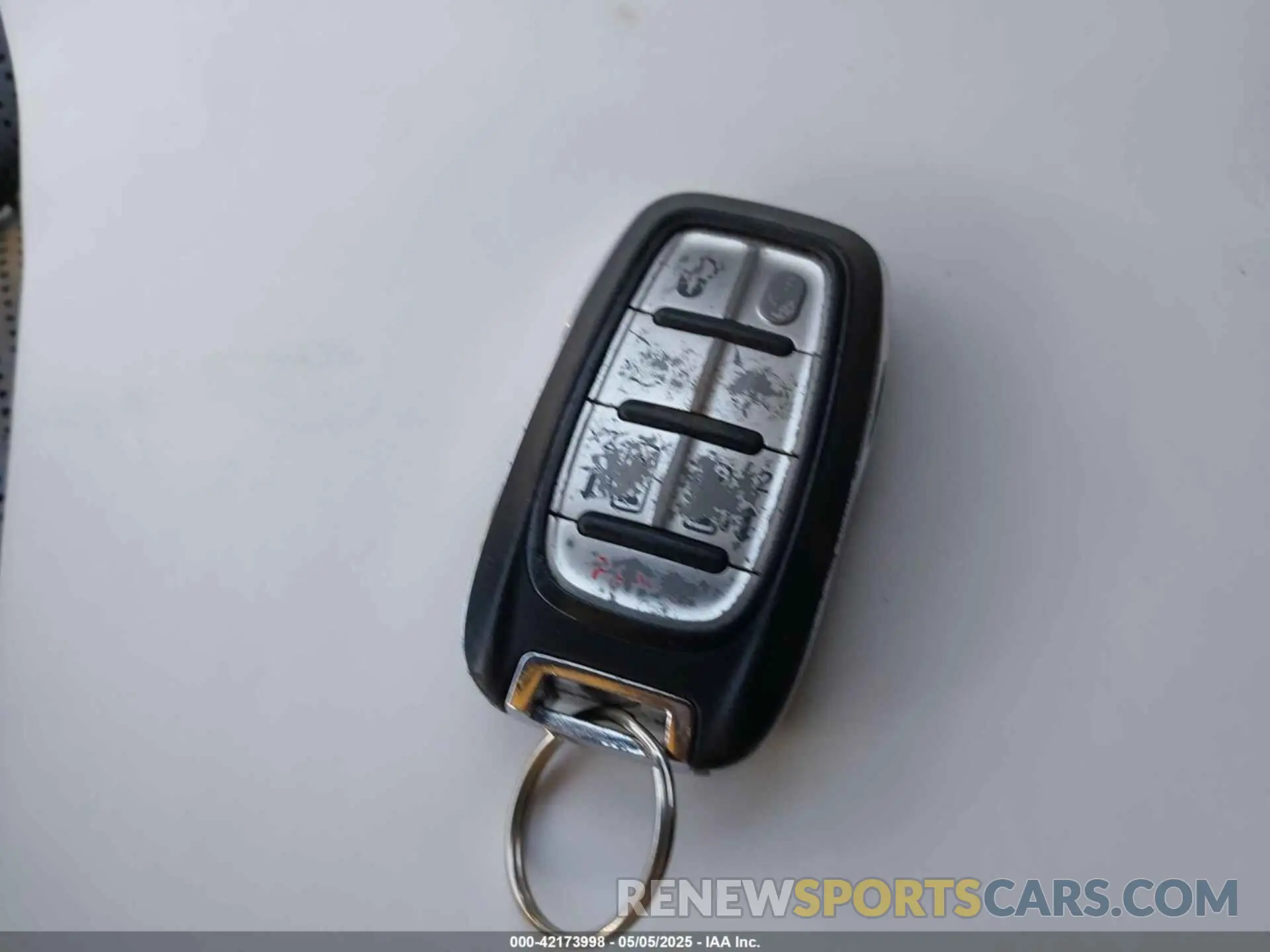 11 Photograph of a damaged car 2C4RC1GG2KR655440 CHRYSLER PACIFICA 2019