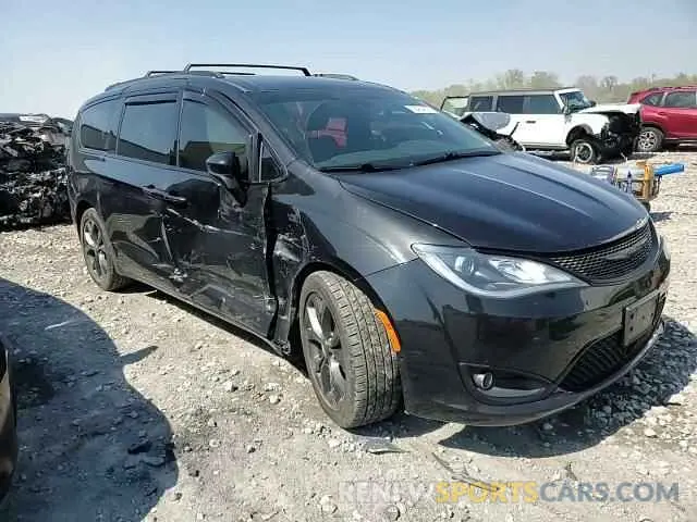 11 Photograph of a damaged car 2C4RC1GG4KR643869 CHRYSLER PACIFICA 2019