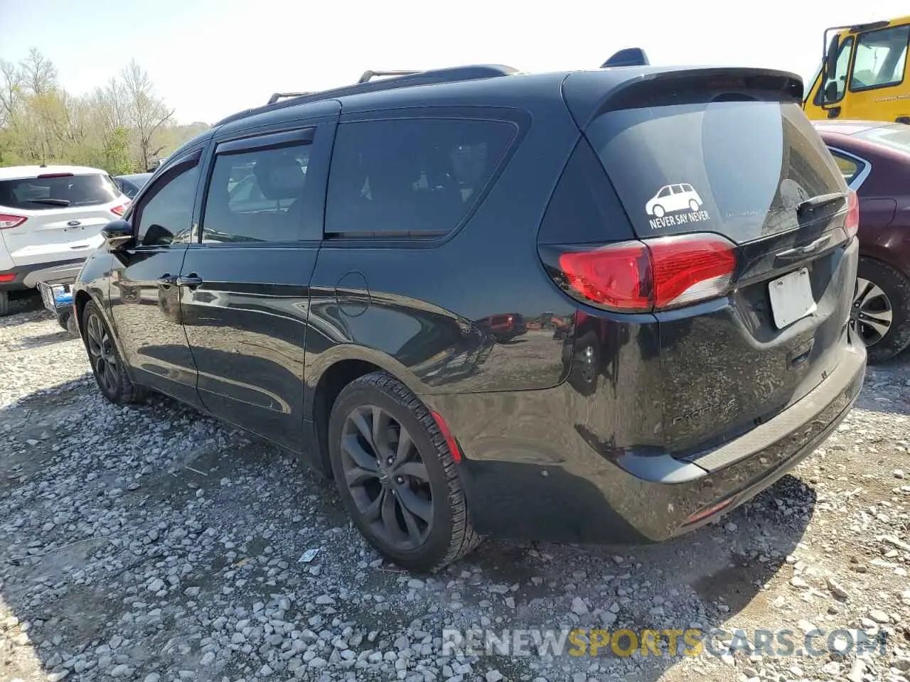 2 Photograph of a damaged car 2C4RC1GG4KR643869 CHRYSLER PACIFICA 2019
