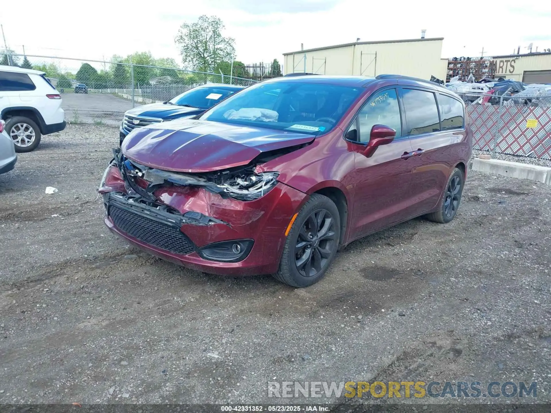 2 Photograph of a damaged car 2C4RC1GG5KR652497 CHRYSLER PACIFICA 2019
