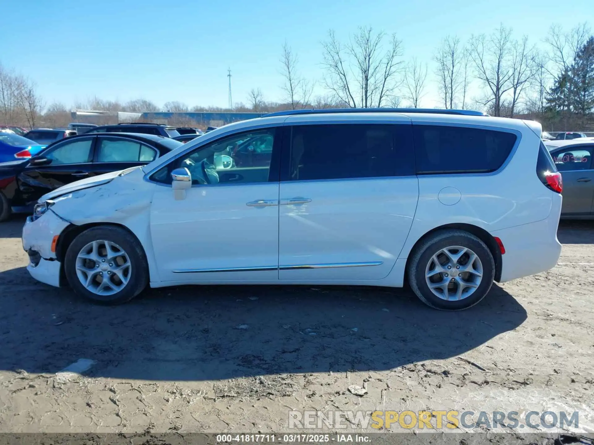 14 Photograph of a damaged car 2C4RC1GG5KR730969 CHRYSLER PACIFICA 2019