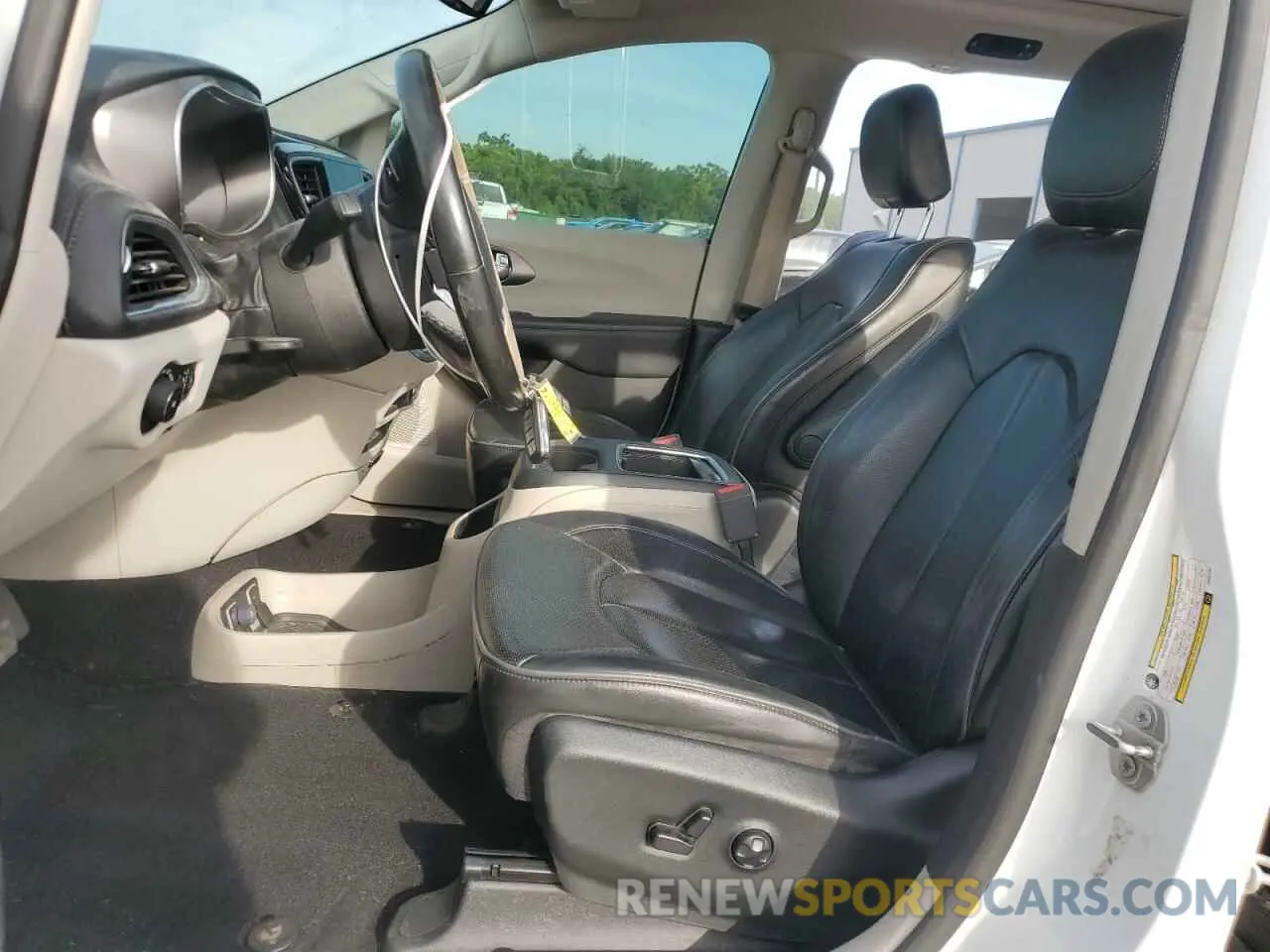 7 Photograph of a damaged car 2C4RC1GG6KR551887 CHRYSLER PACIFICA 2019